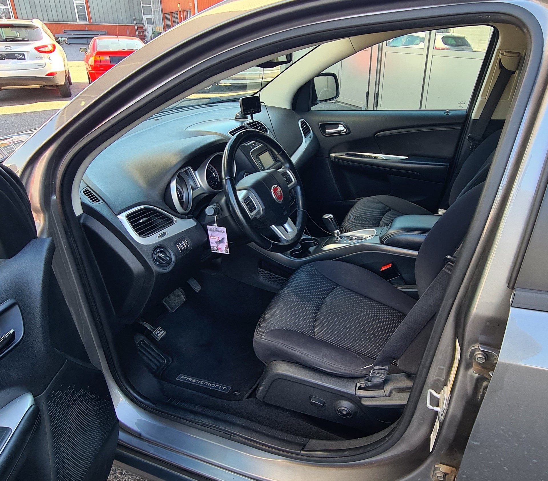FIAT Freemont 3.6 V6 Urban AWD Automatic-image-9