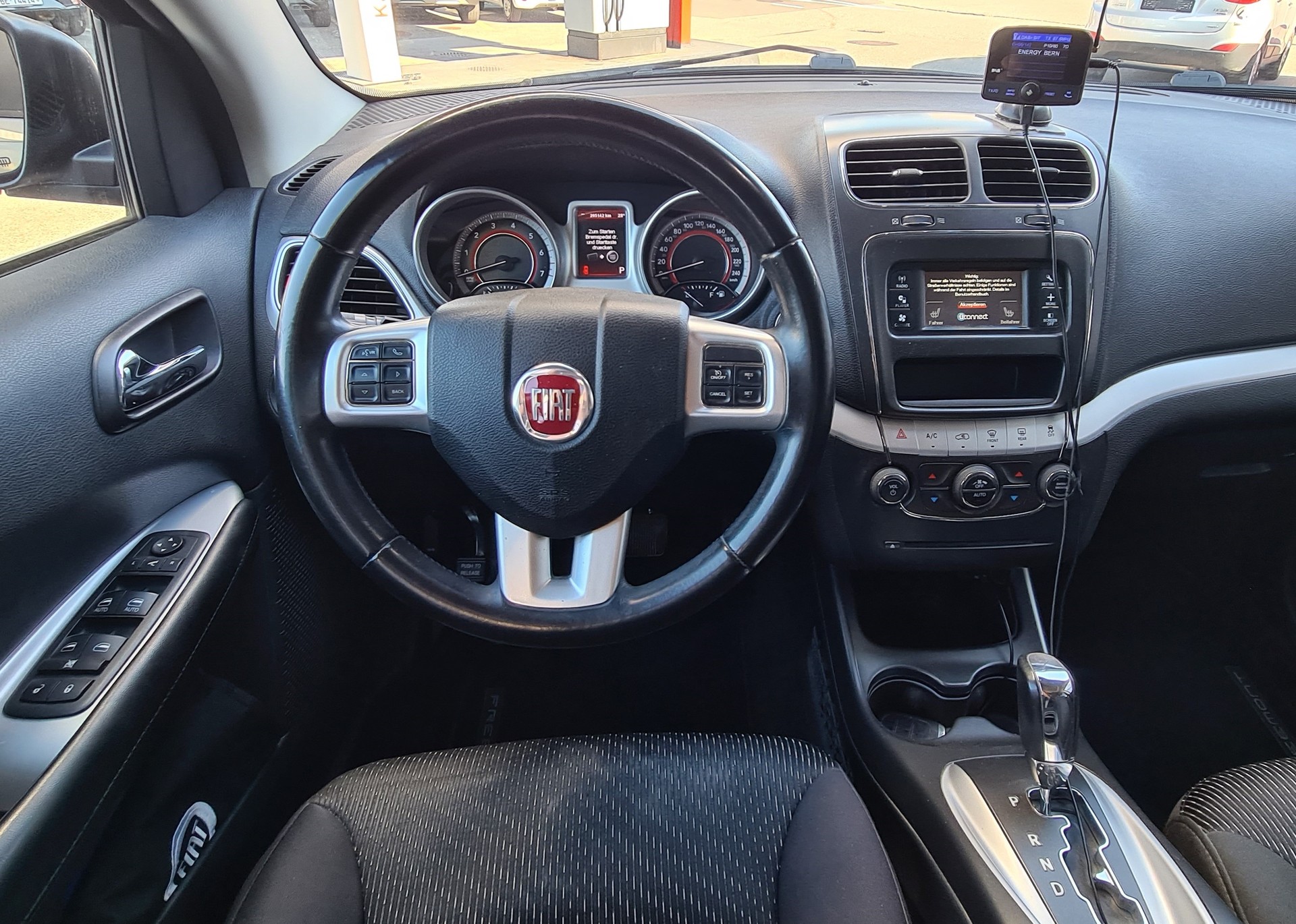 FIAT Freemont 3.6 V6 Urban AWD Automatic-image-10