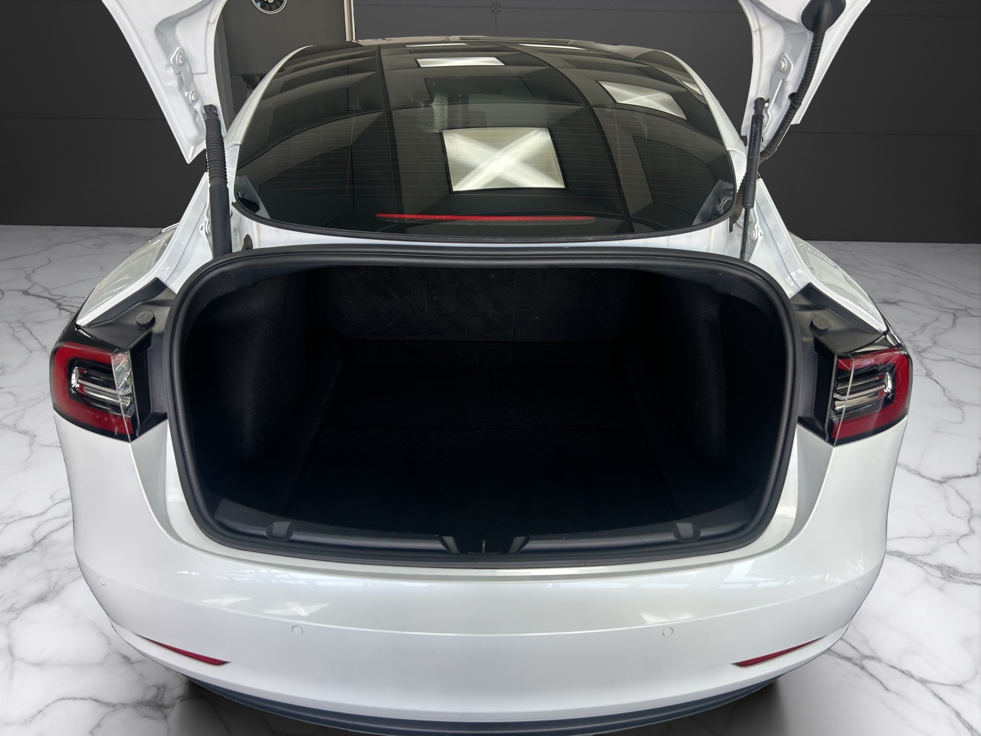 TESLA Model 3 Performance Dual Motor AWD Enhanced Autopilot-image-11