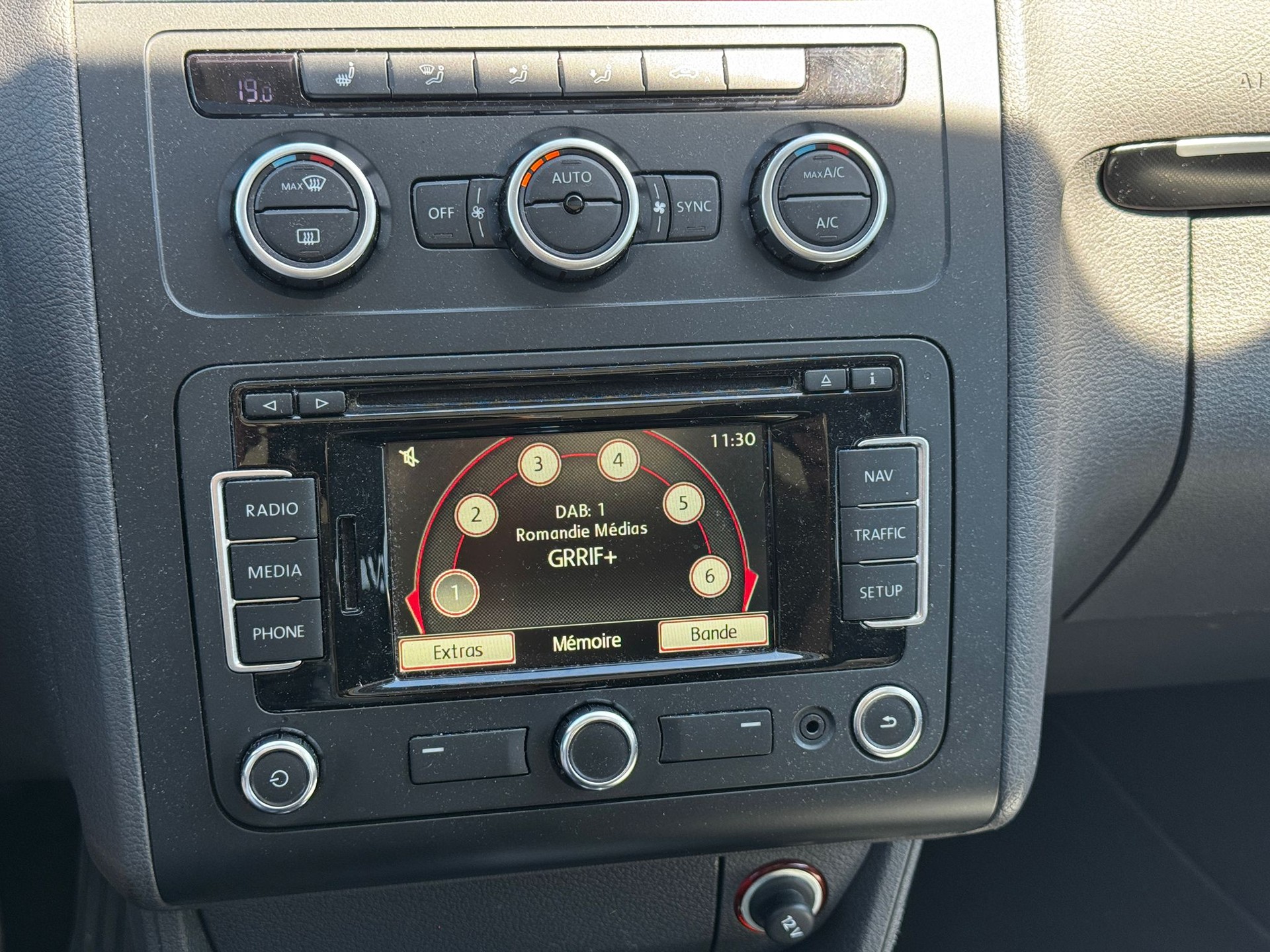 VW Touran 1.4 TSI Comfortline DSG-image-13