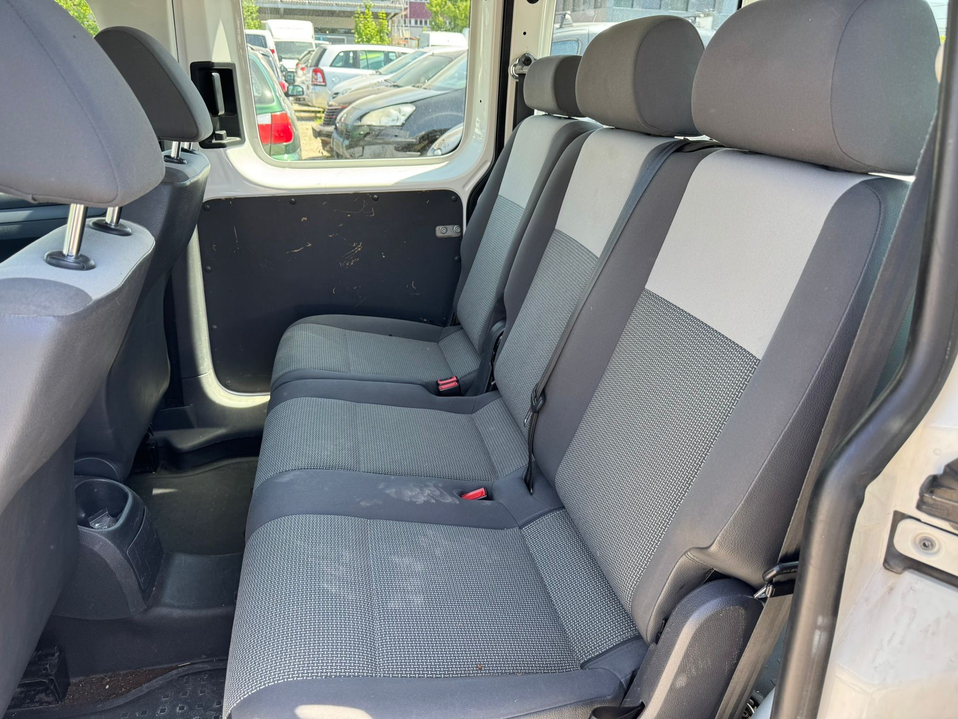 VW Caddy 2.0 TDI 4Motion-image-8