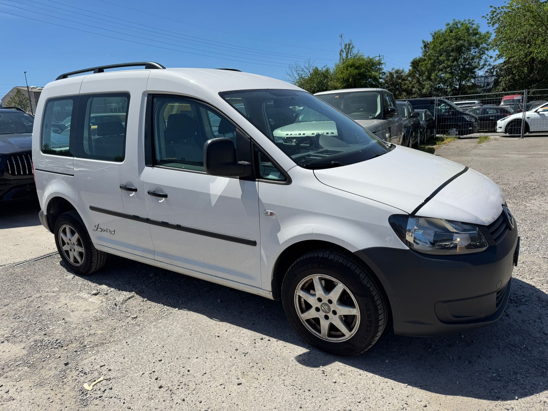 VW Caddy 2.0 TDI 4Motion-image-1