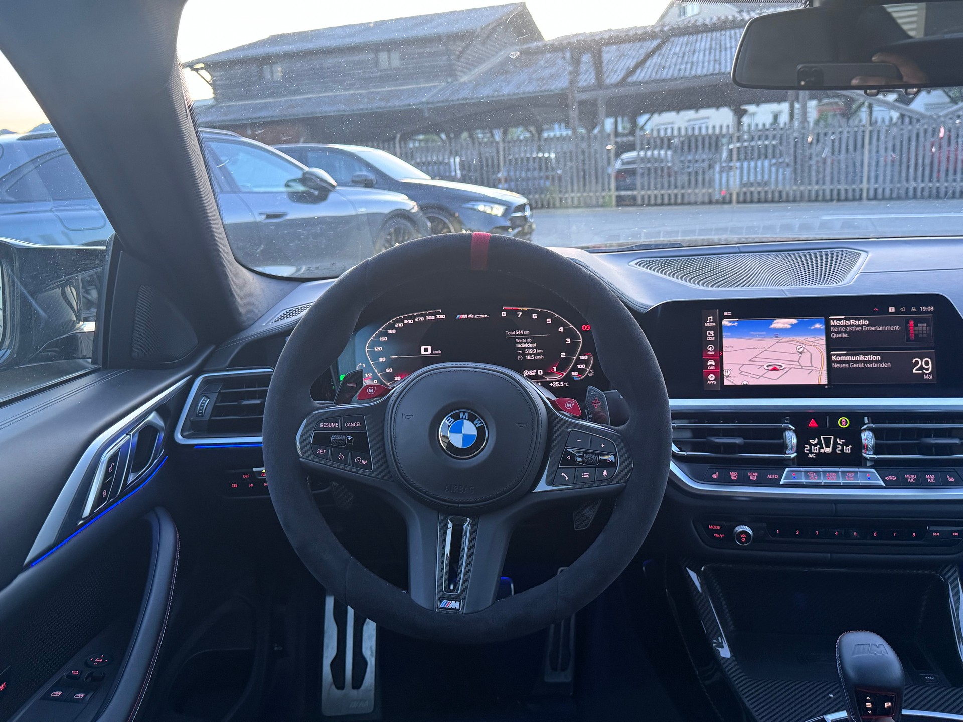 BMW M4 CSL Coupé-image-20