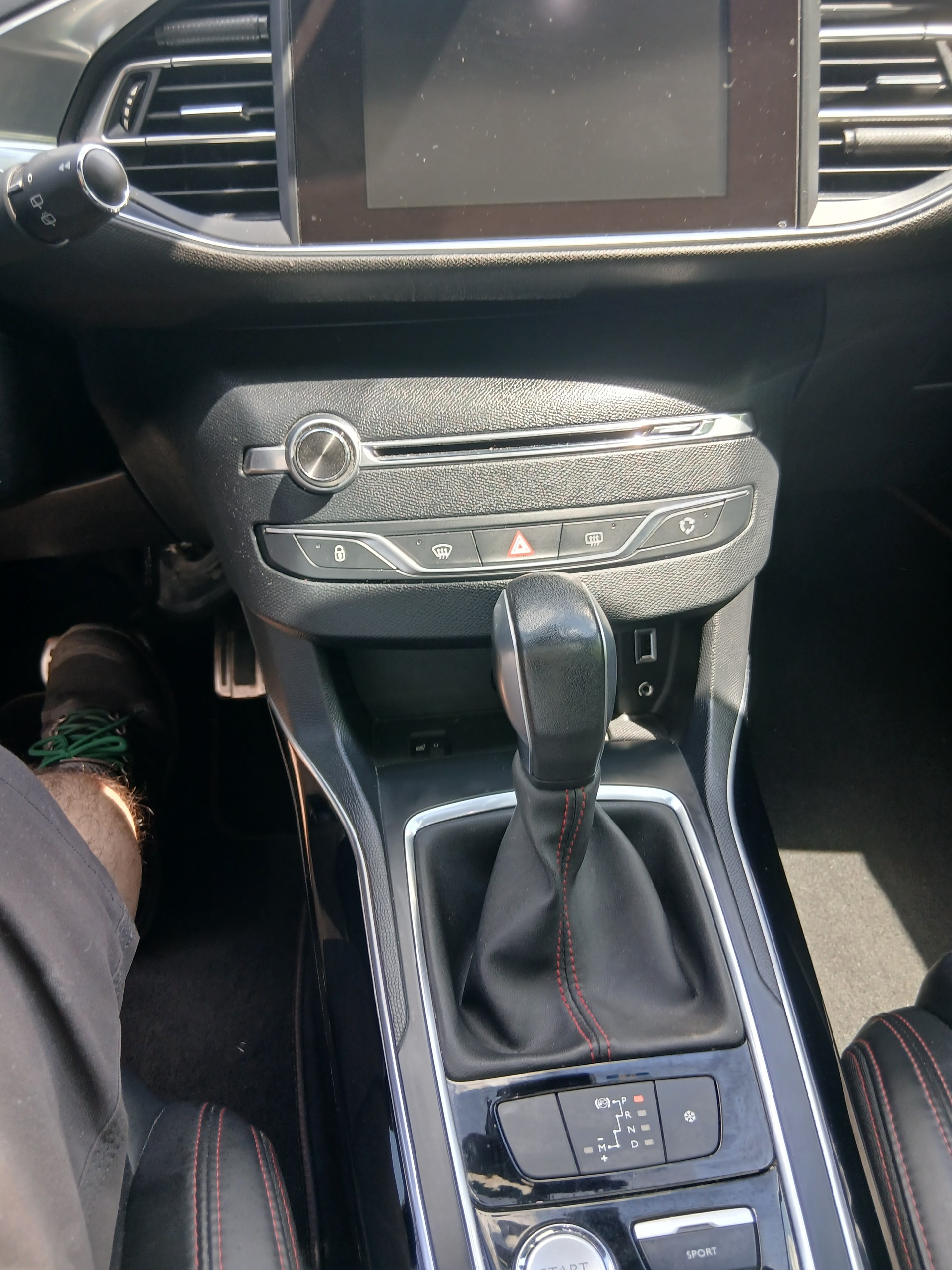 PEUGEOT 308 2.0 BlueHDI GT Automatic-image-9