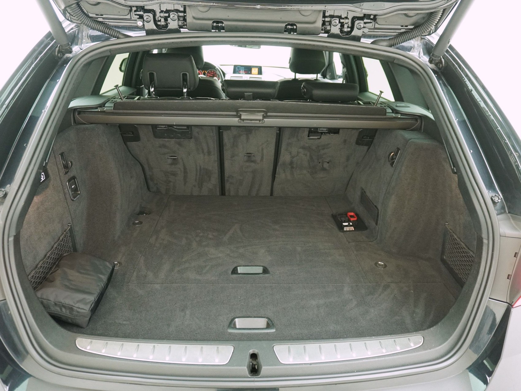 BMW 3er 335d xDrive M Sport Touring-image-12