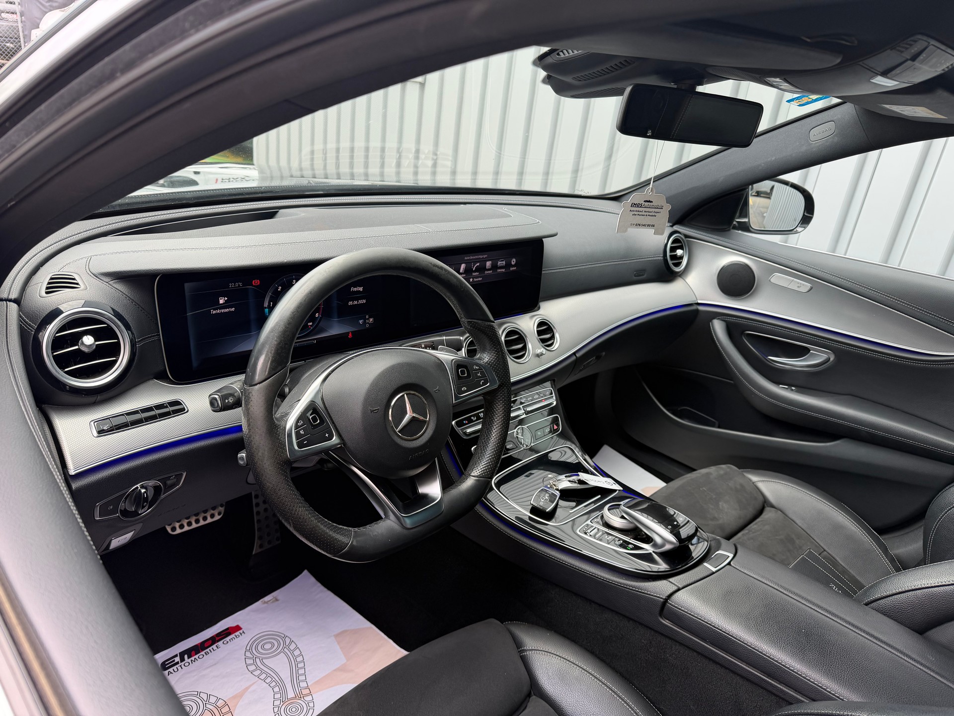 MERCEDES-BENZ E 220 d AMG Line 9G-Tronic-image-8