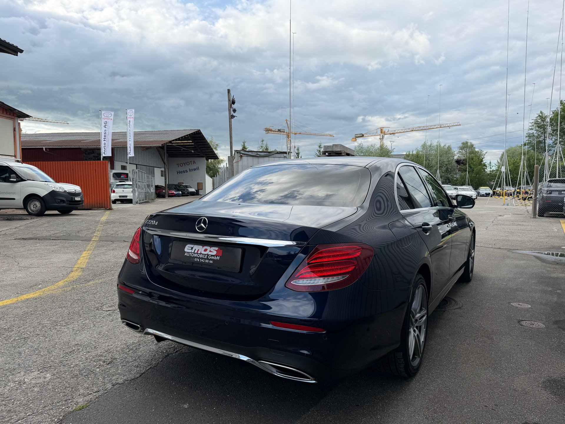 MERCEDES-BENZ E 220 d AMG Line 9G-Tronic-image-4