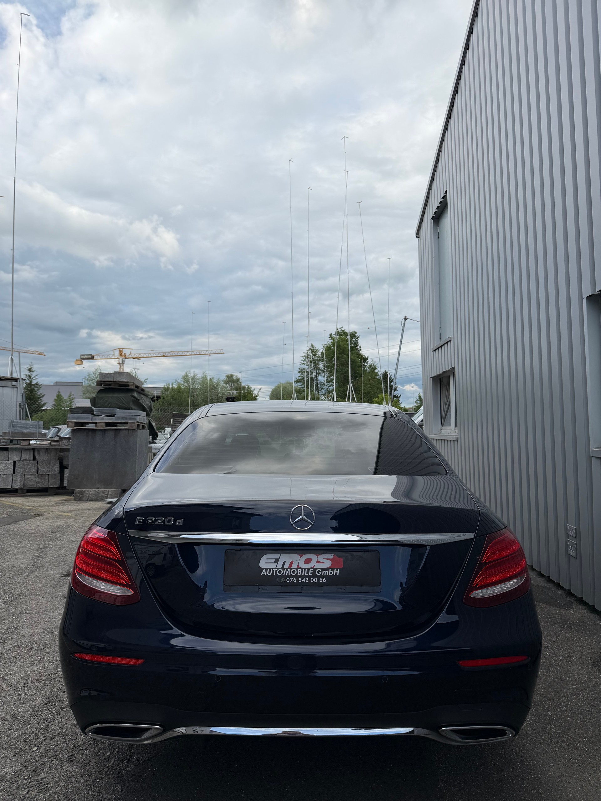 MERCEDES-BENZ E 220 d AMG Line 9G-Tronic-image-5