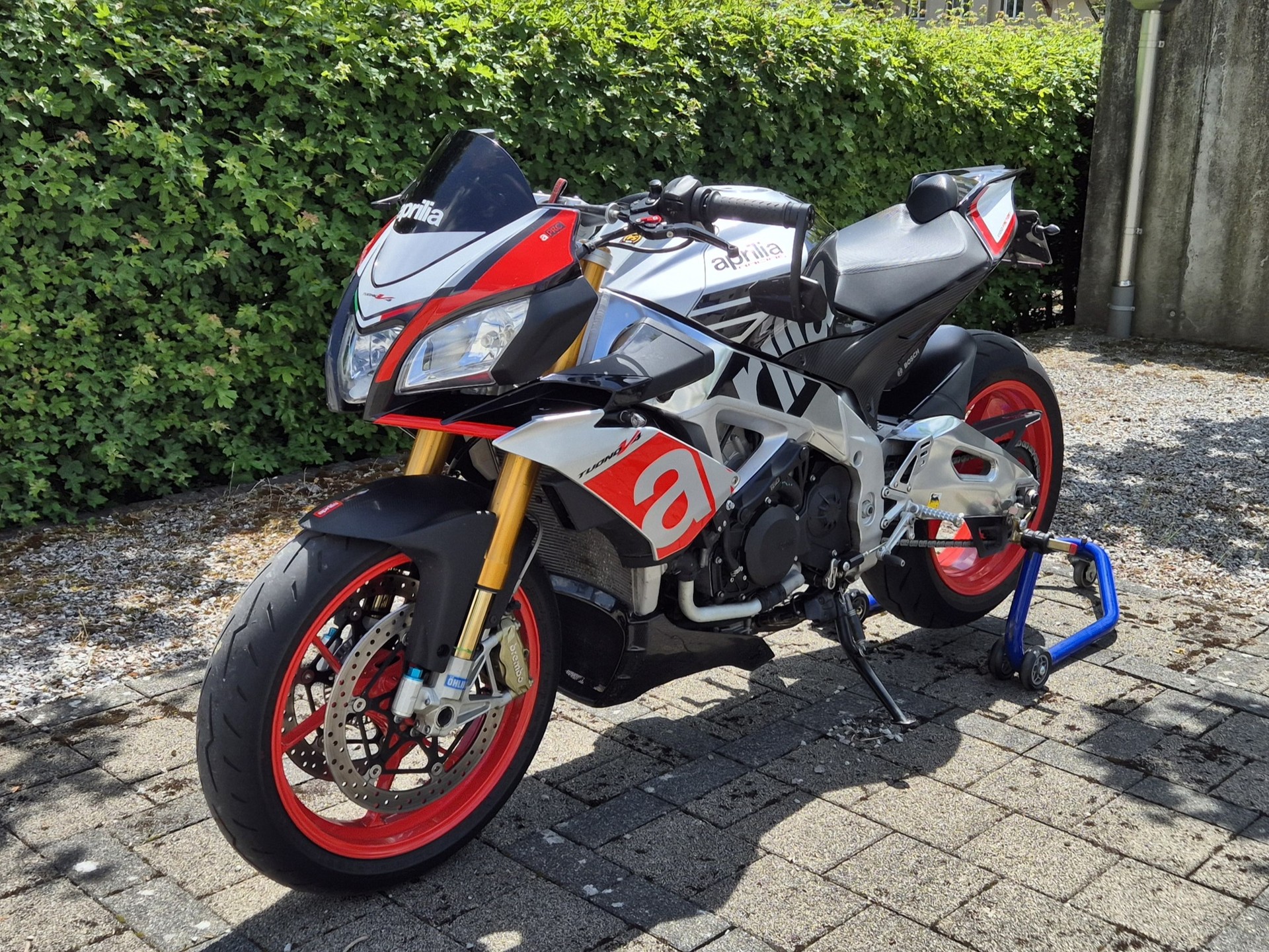 APRILIA Tuono V4 1100 Factory-image-0