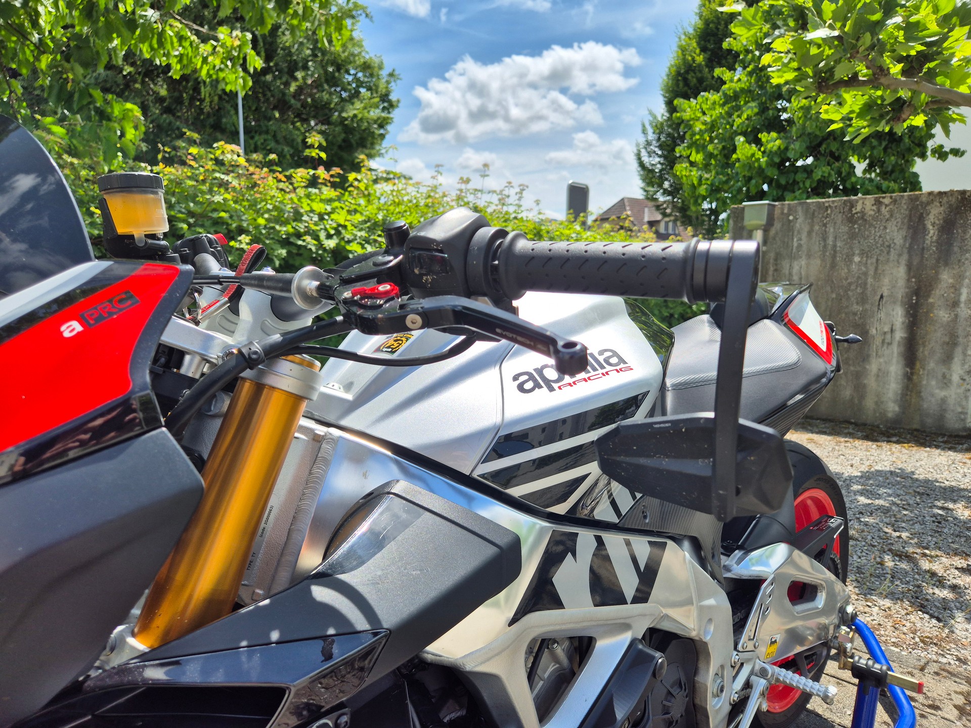 APRILIA Tuono V4 1100 Factory-image-6