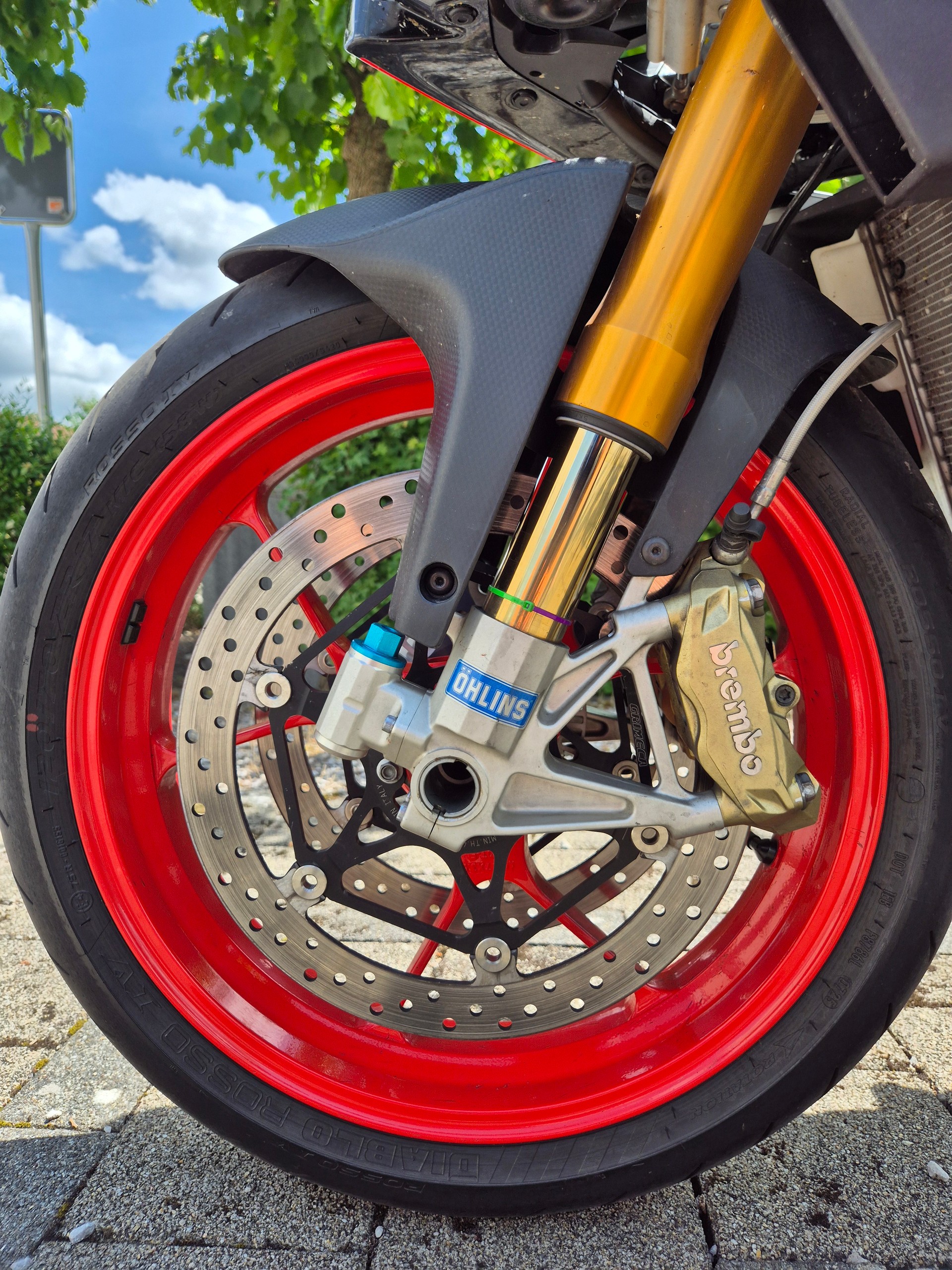 APRILIA Tuono V4 1100 Factory-image-14
