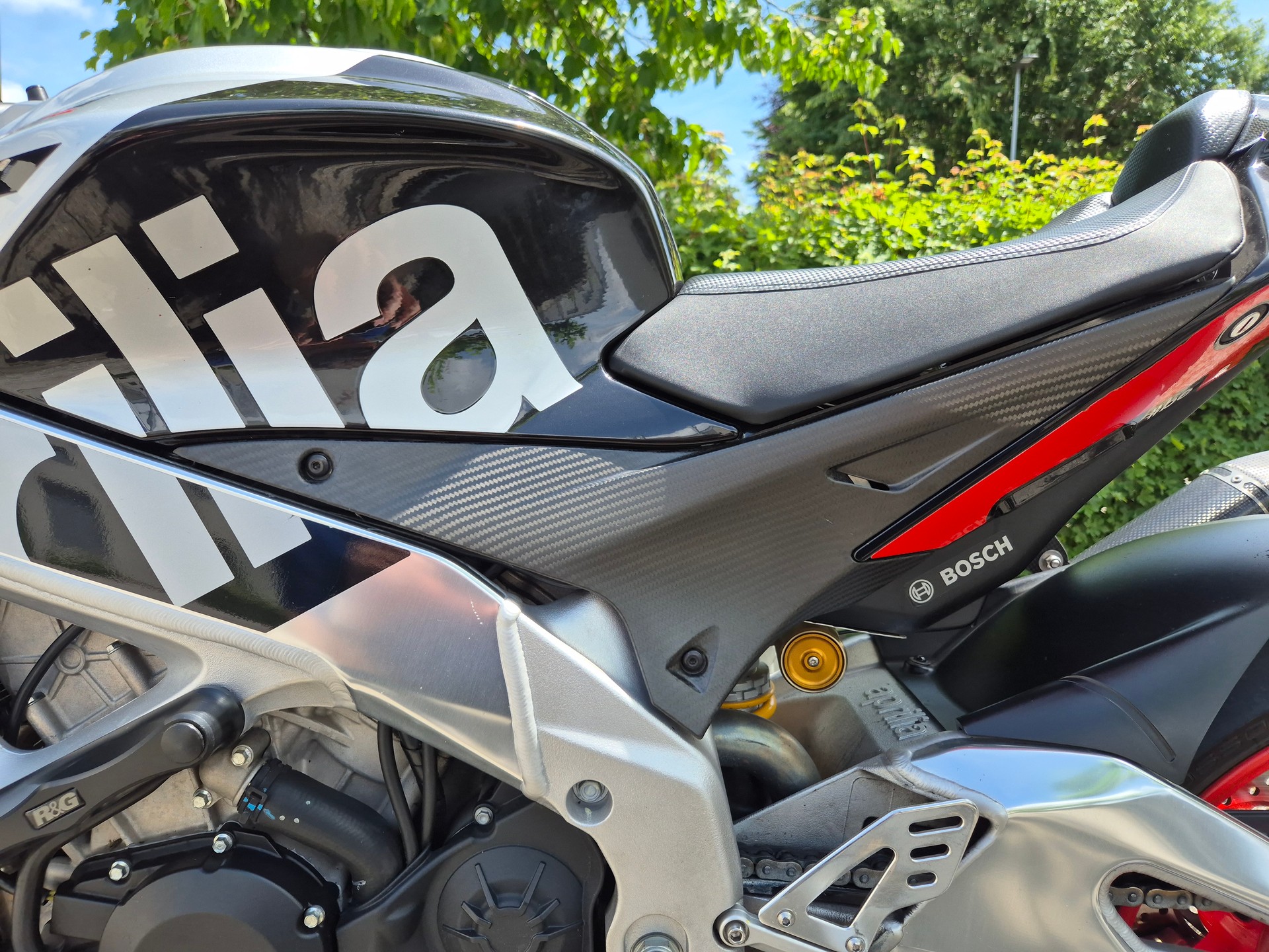 APRILIA Tuono V4 1100 Factory-image-9