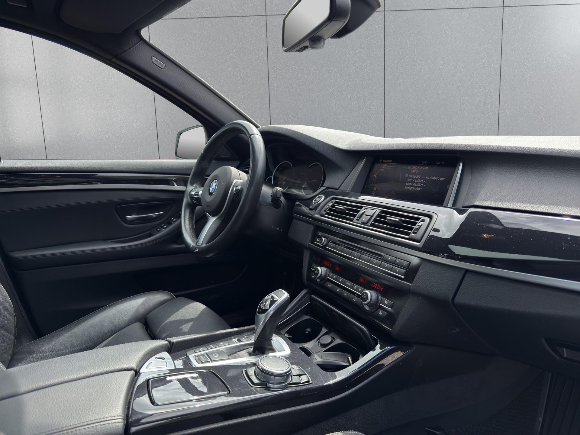 BMW 535d Touring xDrive Platinum Sport Edition-image-12