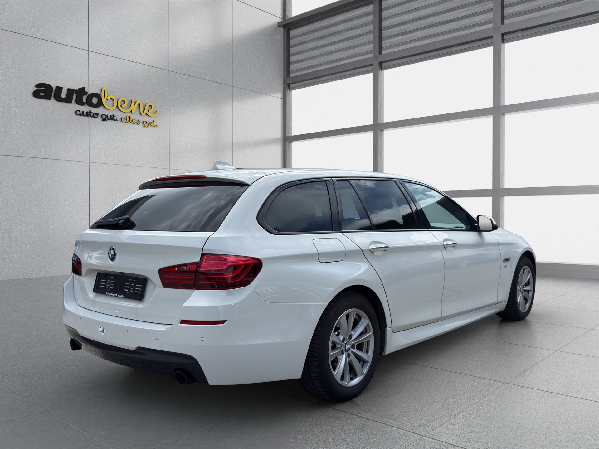 BMW 535d Touring xDrive Platinum Sport Edition-image-5