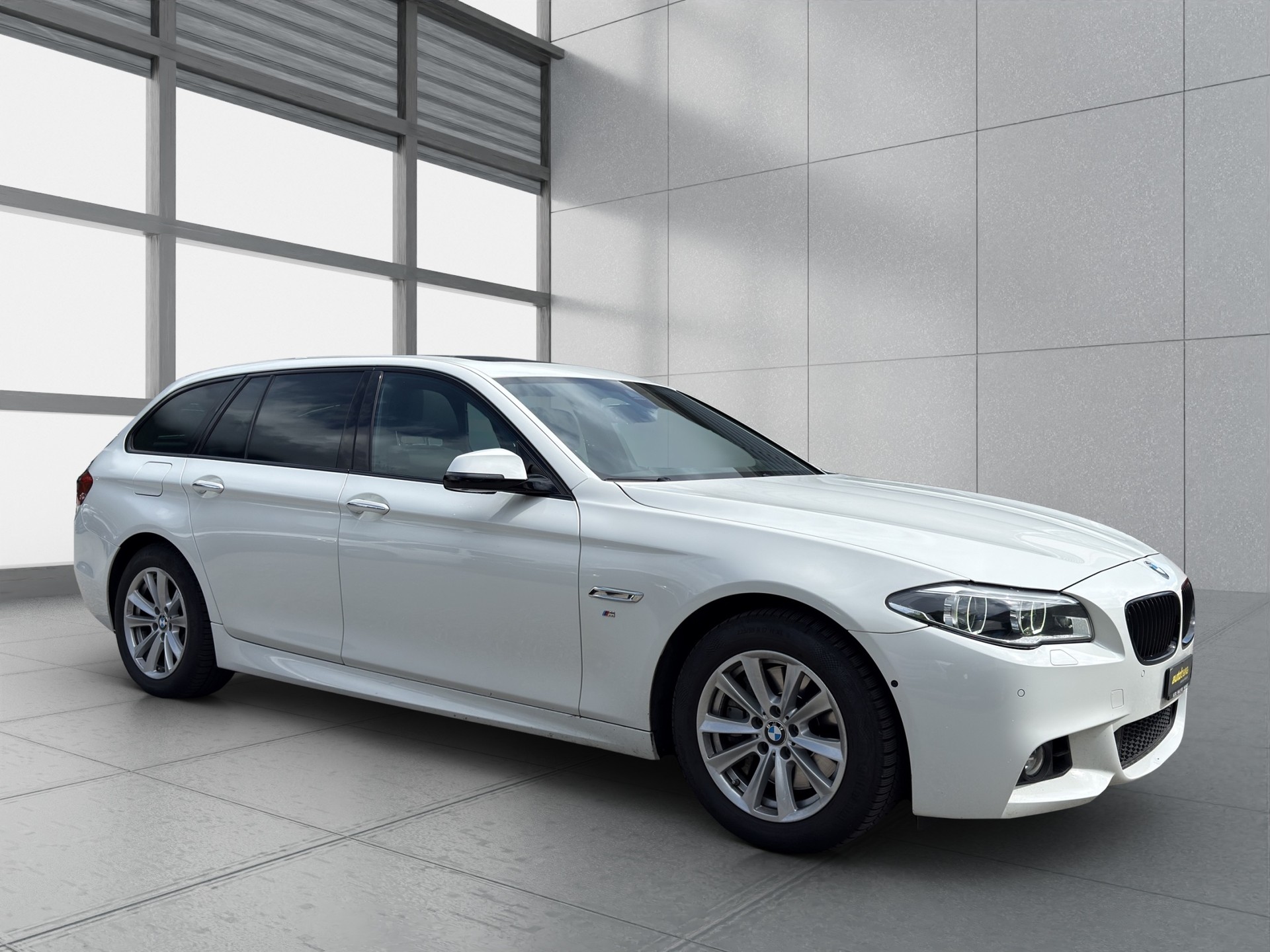 BMW 535d Touring xDrive Platinum Sport Edition-image-1