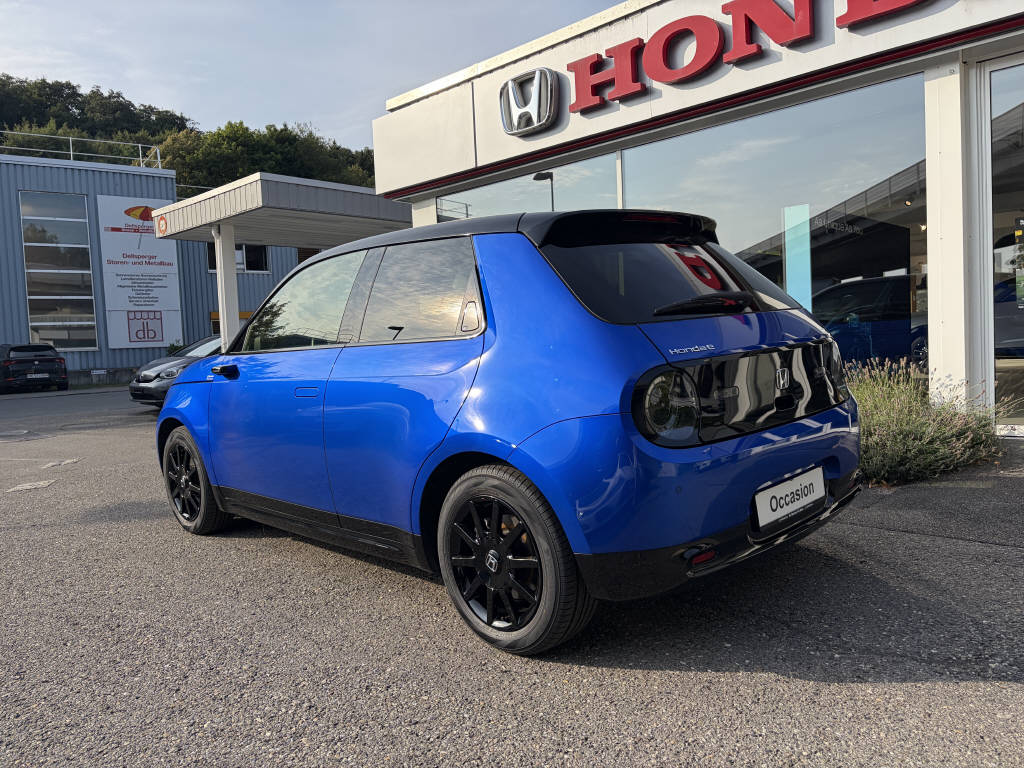HONDA e electric-showroom-element-3