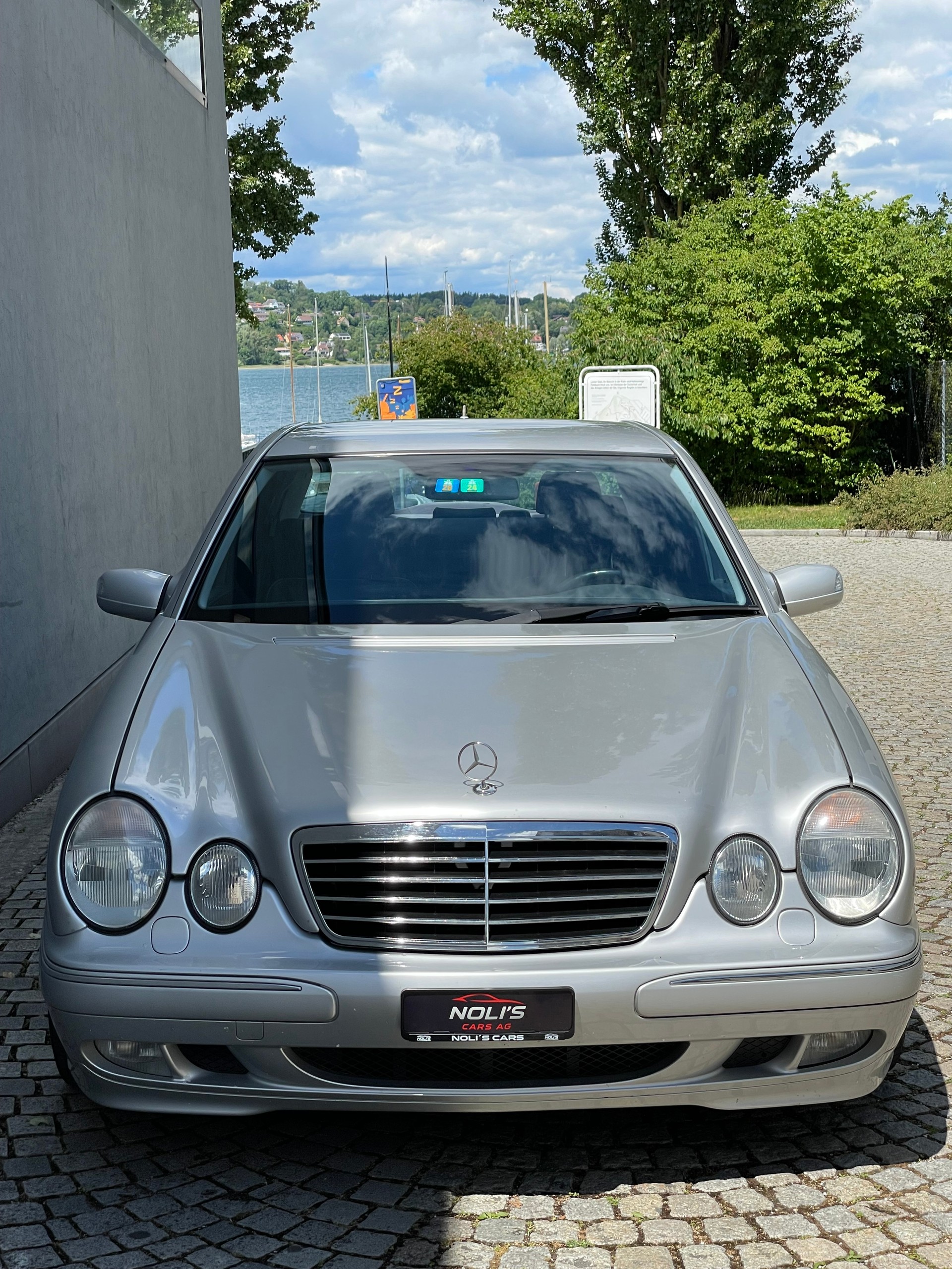 MERCEDES-BENZ E 240 Avantgarde-image-7