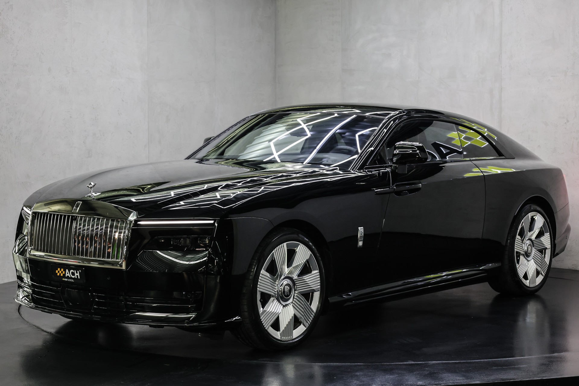 ROLLS-ROYCE Spectre-showroom-element-2