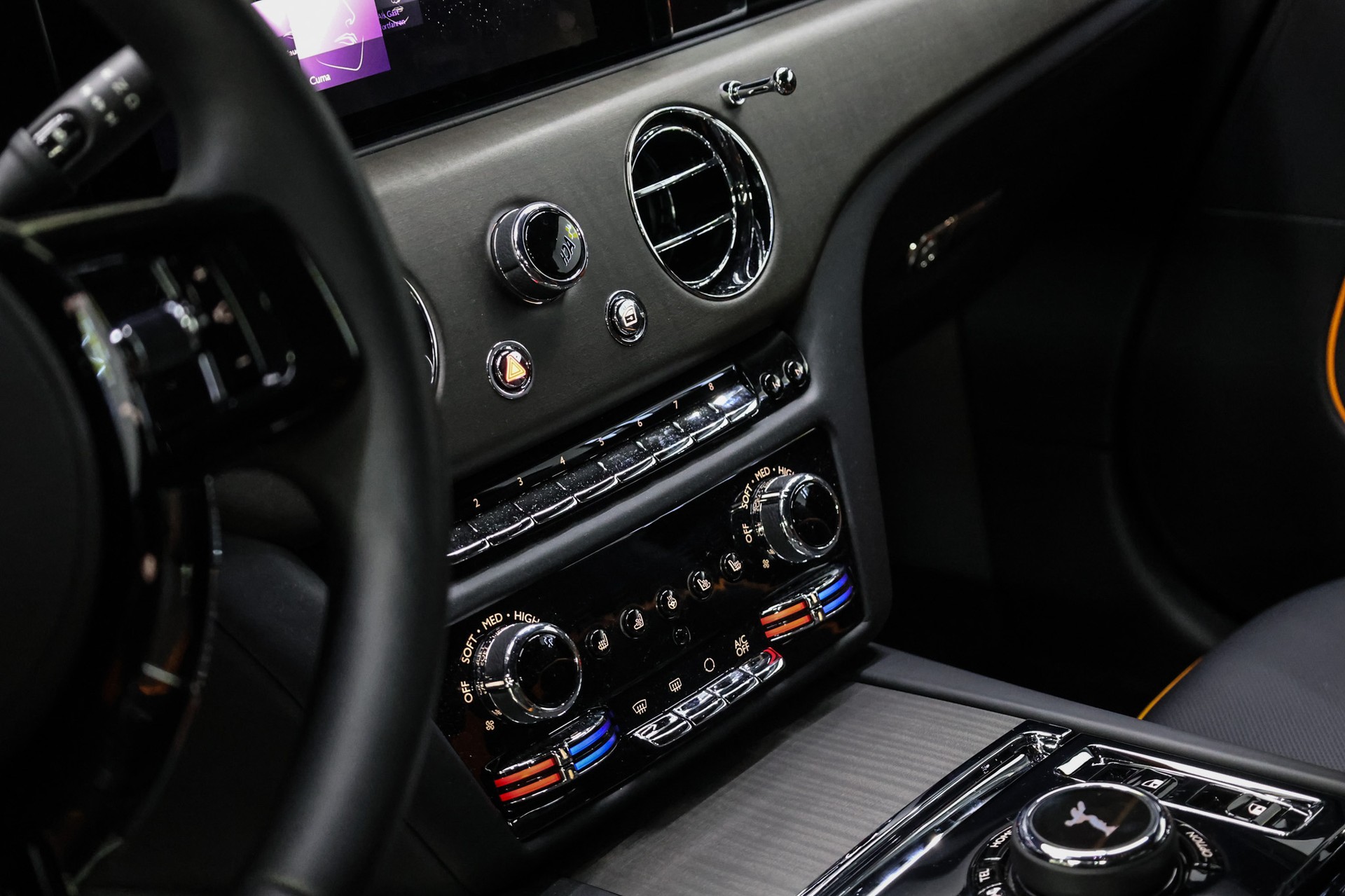 ROLLS-ROYCE Spectre-image-33