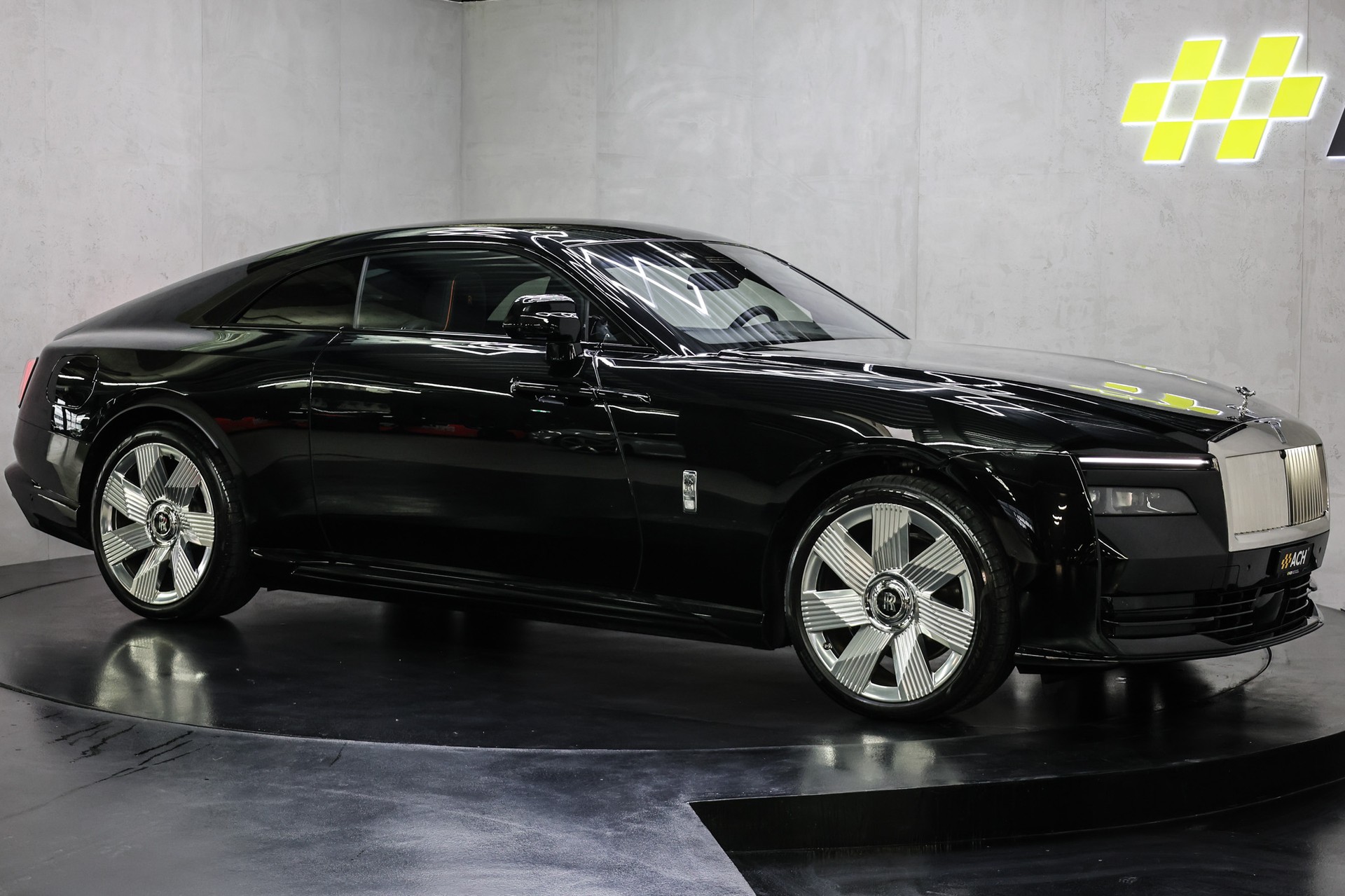 ROLLS-ROYCE Spectre-image-10