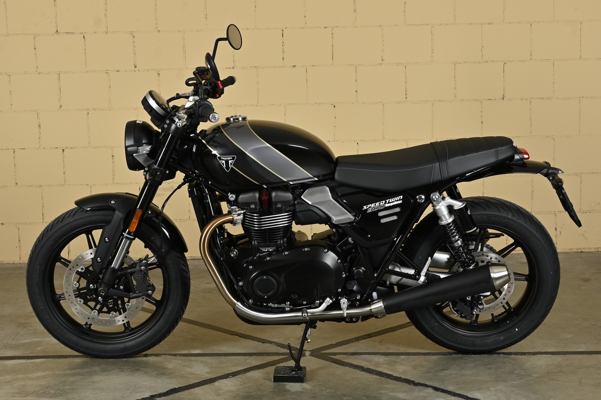 TRIUMPH Speed Twin 900-image-3