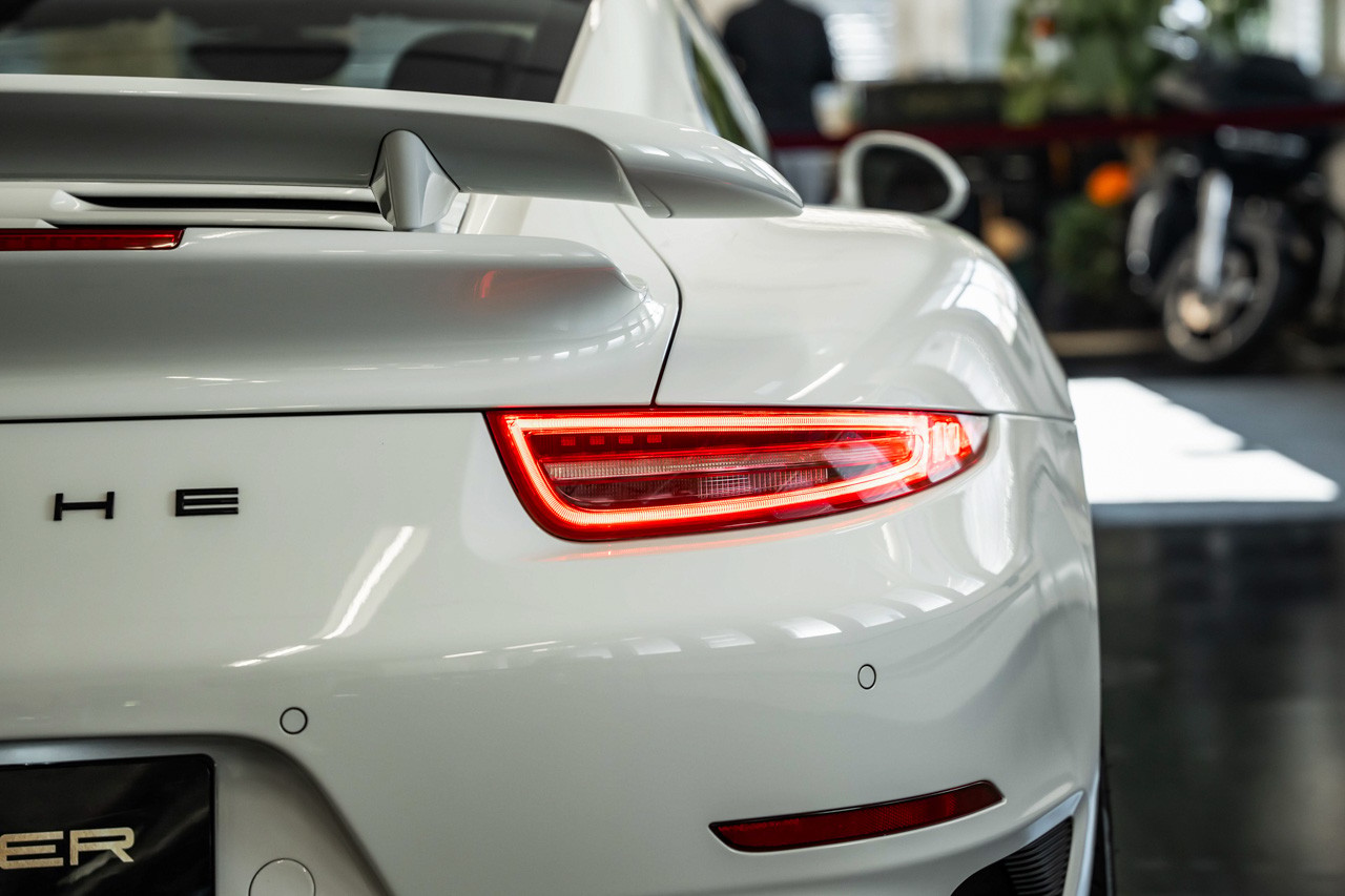 PORSCHE 911 Turbo S PDK-image-9