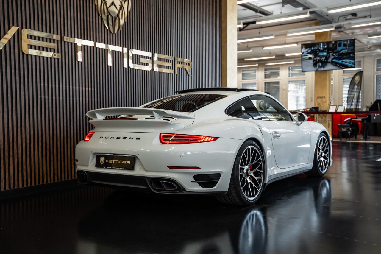 PORSCHE 911 Turbo S PDK-image-5