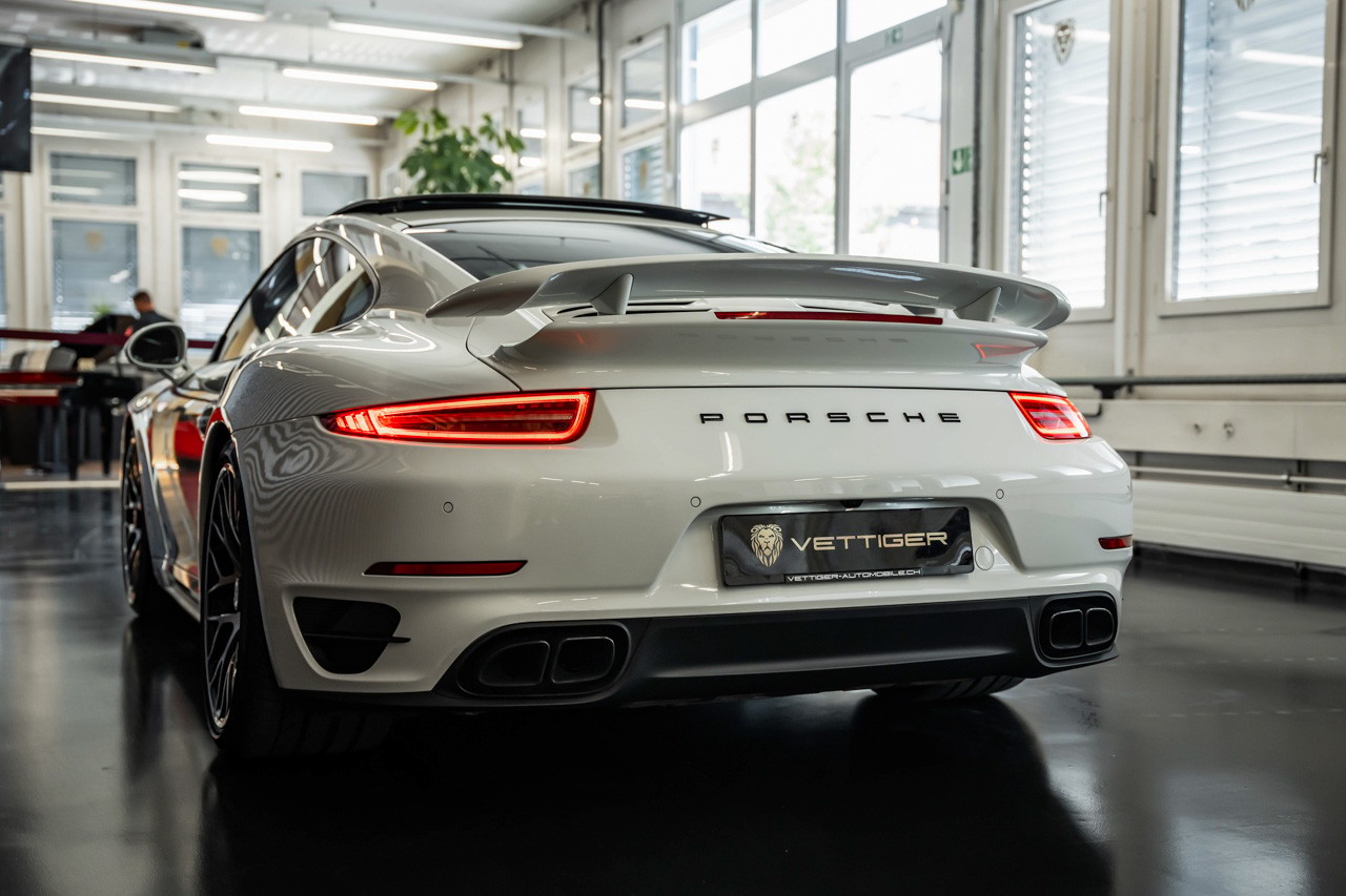 PORSCHE 911 Turbo S PDK-showroom-element-3