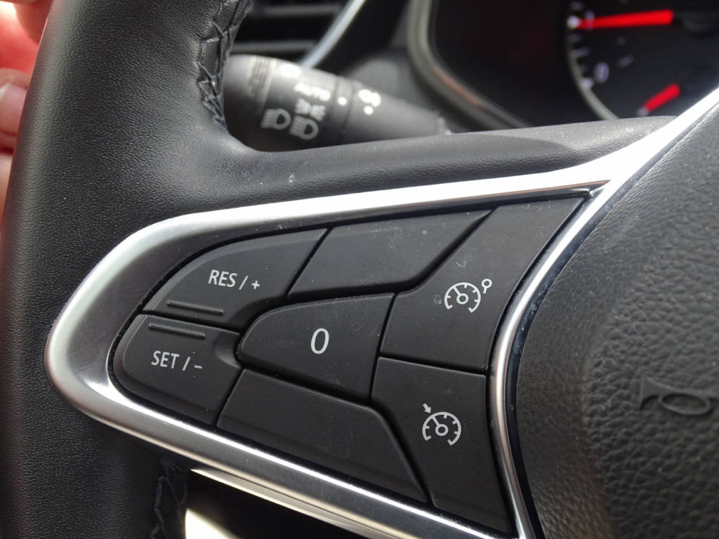 RENAULT Clio 1.0 TCe Zen-image-9