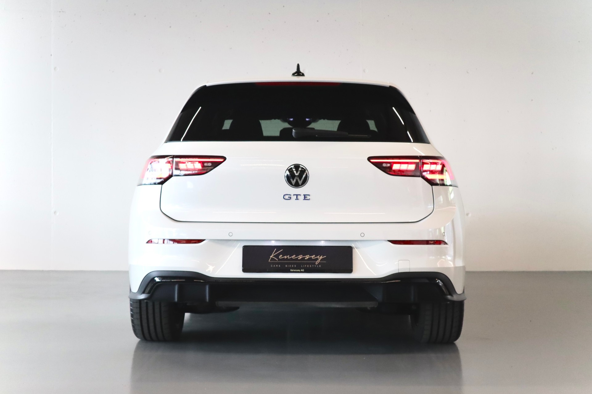 VW Golf 1.5 TSI PHEV GTE | FACELIFT | 272 PS | 133 KM ELEKTRISCHER REICHWEITE-showroom-element-2