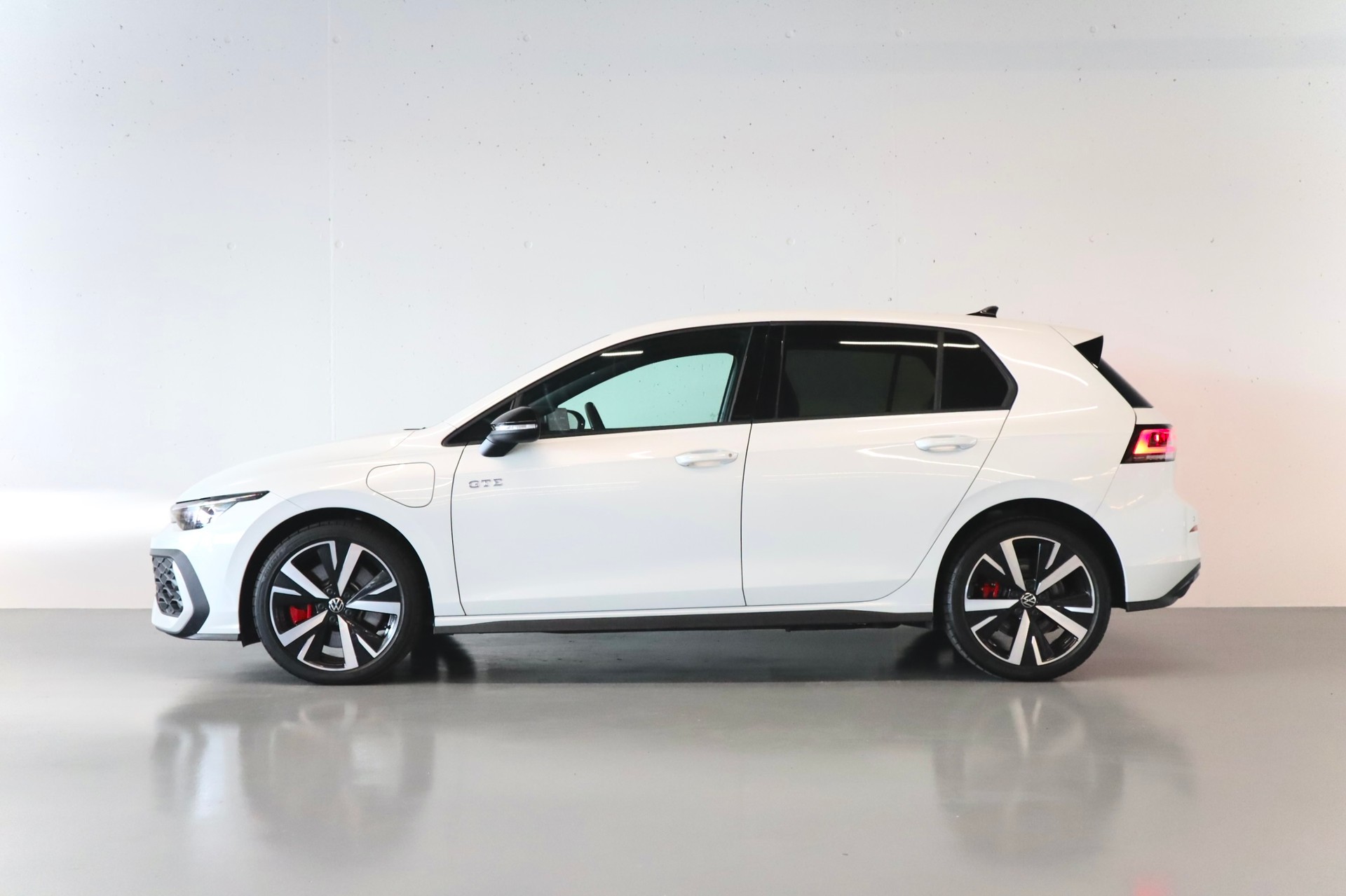 VW Golf 1.5 TSI PHEV GTE | FACELIFT | 272 PS | 133 KM ELEKTRISCHER REICHWEITE-showroom-element-1
