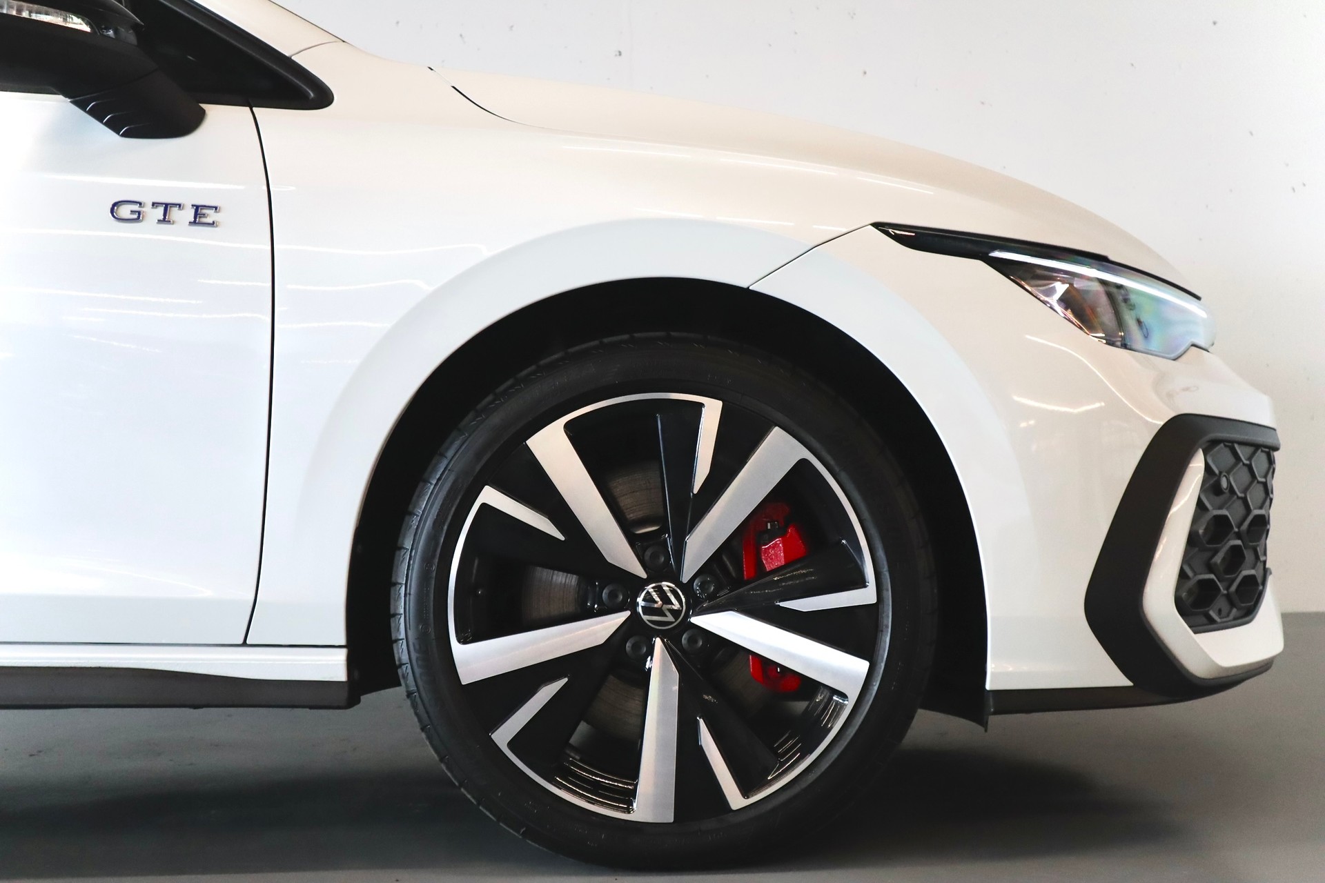 VW Golf 1.5 TSI PHEV GTE | FACELIFT | 272 PS | 133 KM ELEKTRISCHER REICHWEITE-image-4