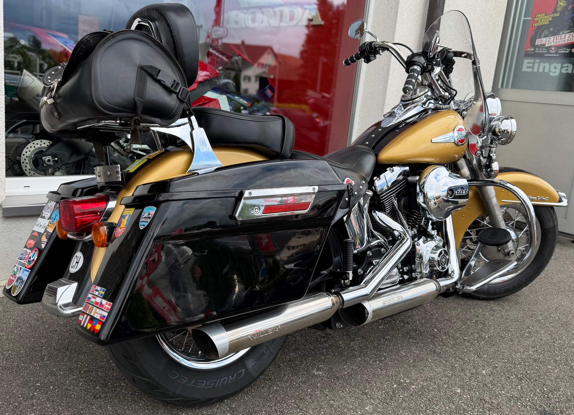 HARLEY-DAVIDSON FLSTC Softail Heritage Classic ABS-showroom-element-3