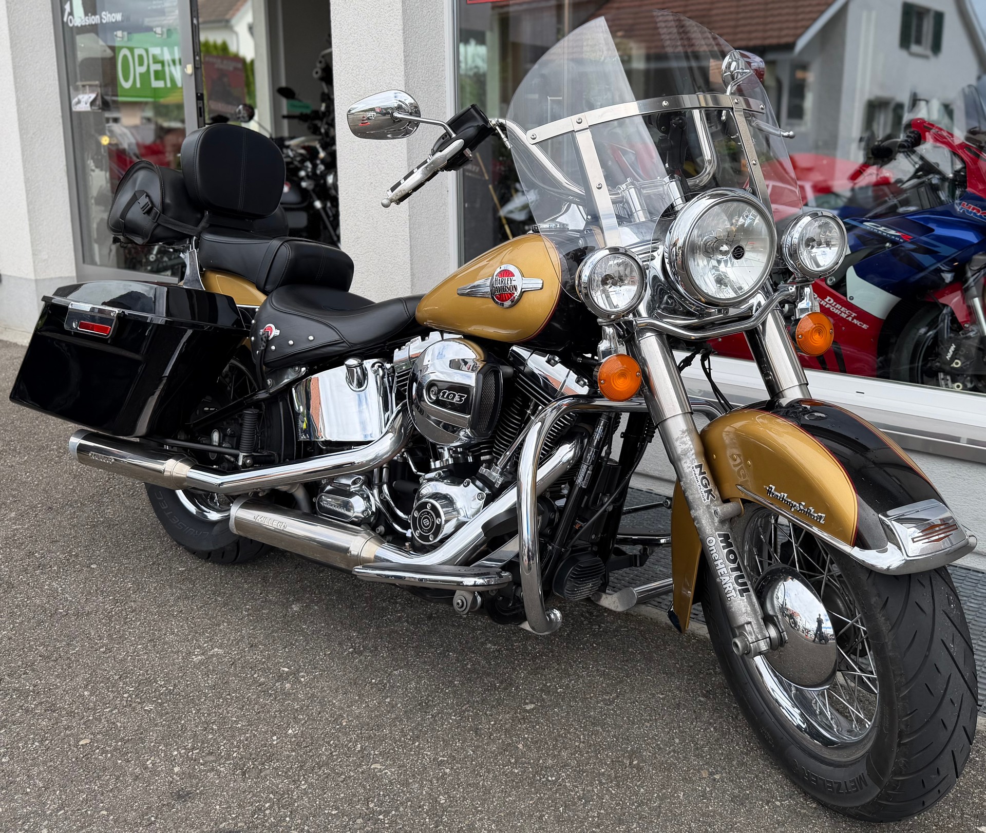 HARLEY-DAVIDSON FLSTC Softail Heritage Classic ABS-showroom-element-2