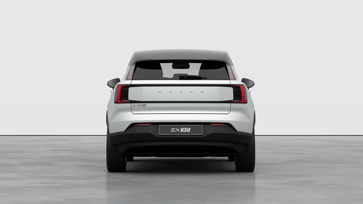 VOLVO EX30 P5 Longe Range Plus-image-5