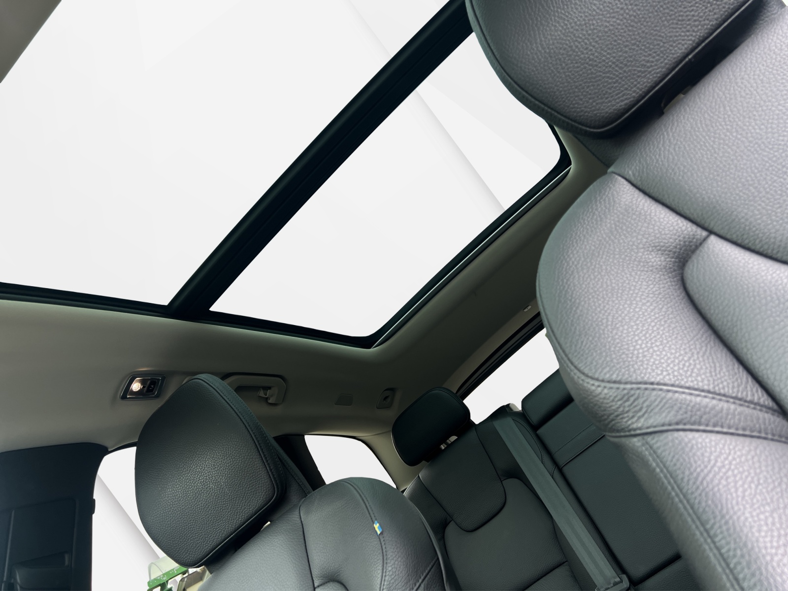 VOLVO XC60 T8 eAWD Inscription Geartronic-image-16