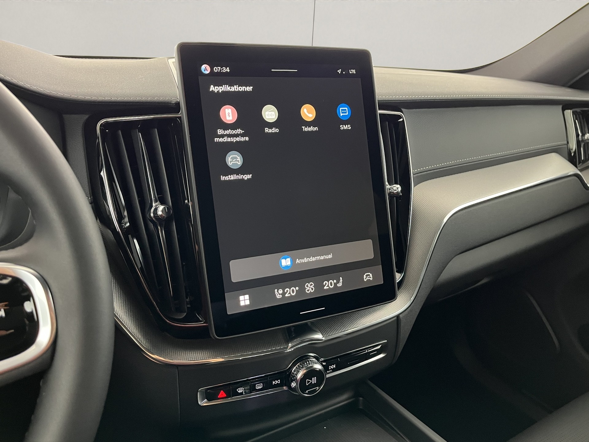 VOLVO XC60 2.0 T8 TE Black Edition eAWD-image-13