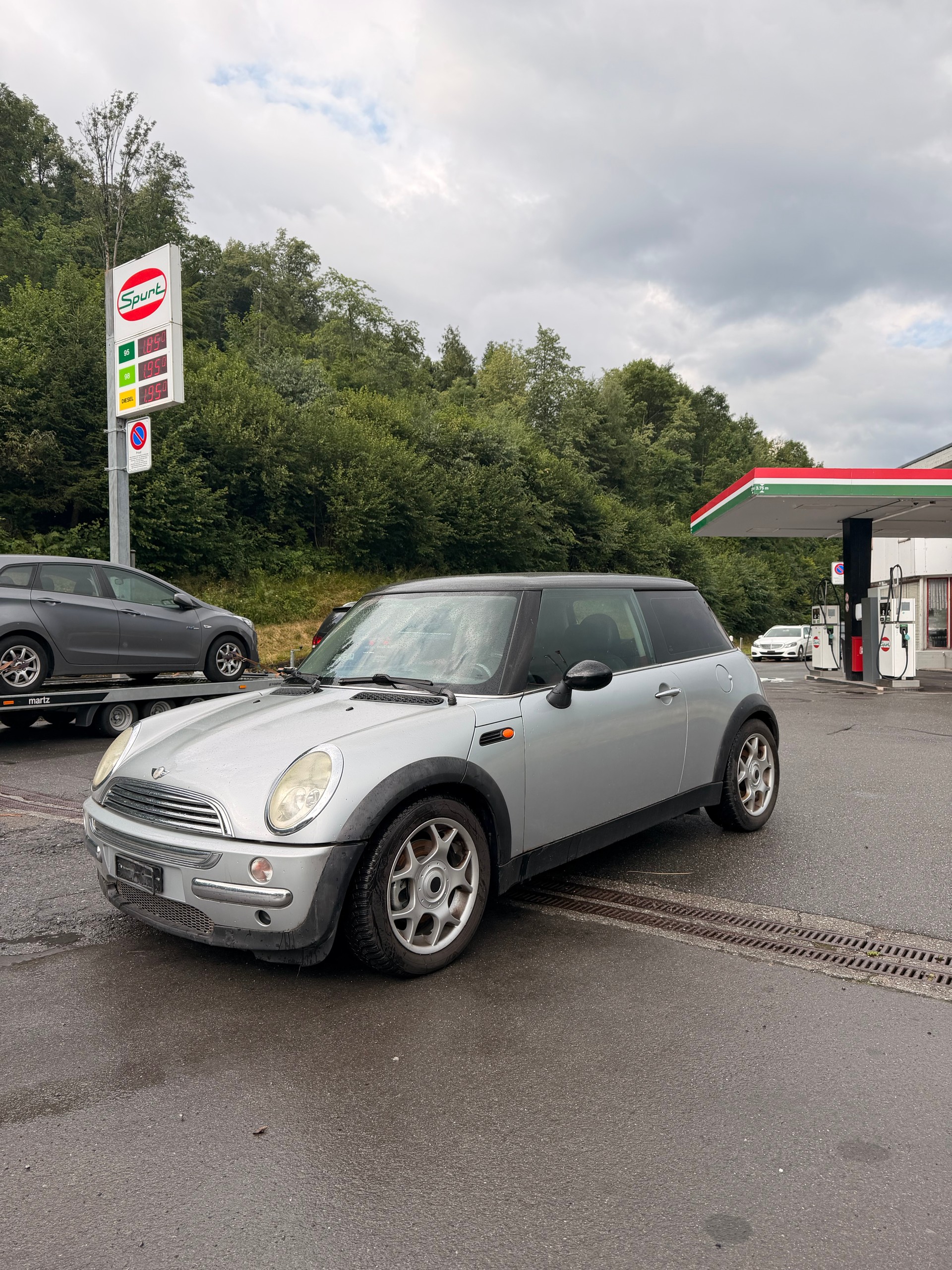 MINI Cooper-showroom-element-1