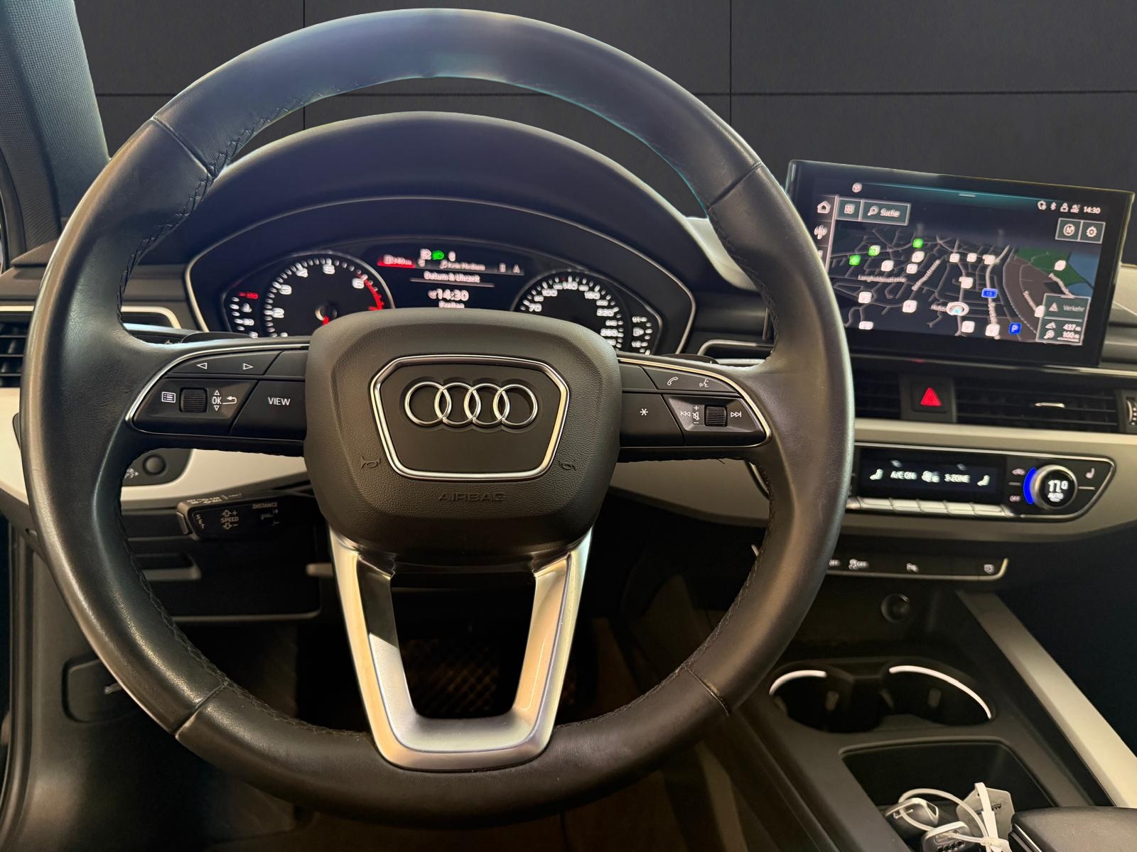 AUDI A4 Avant 40 TFSI advanced S-tronic quattro-image-12
