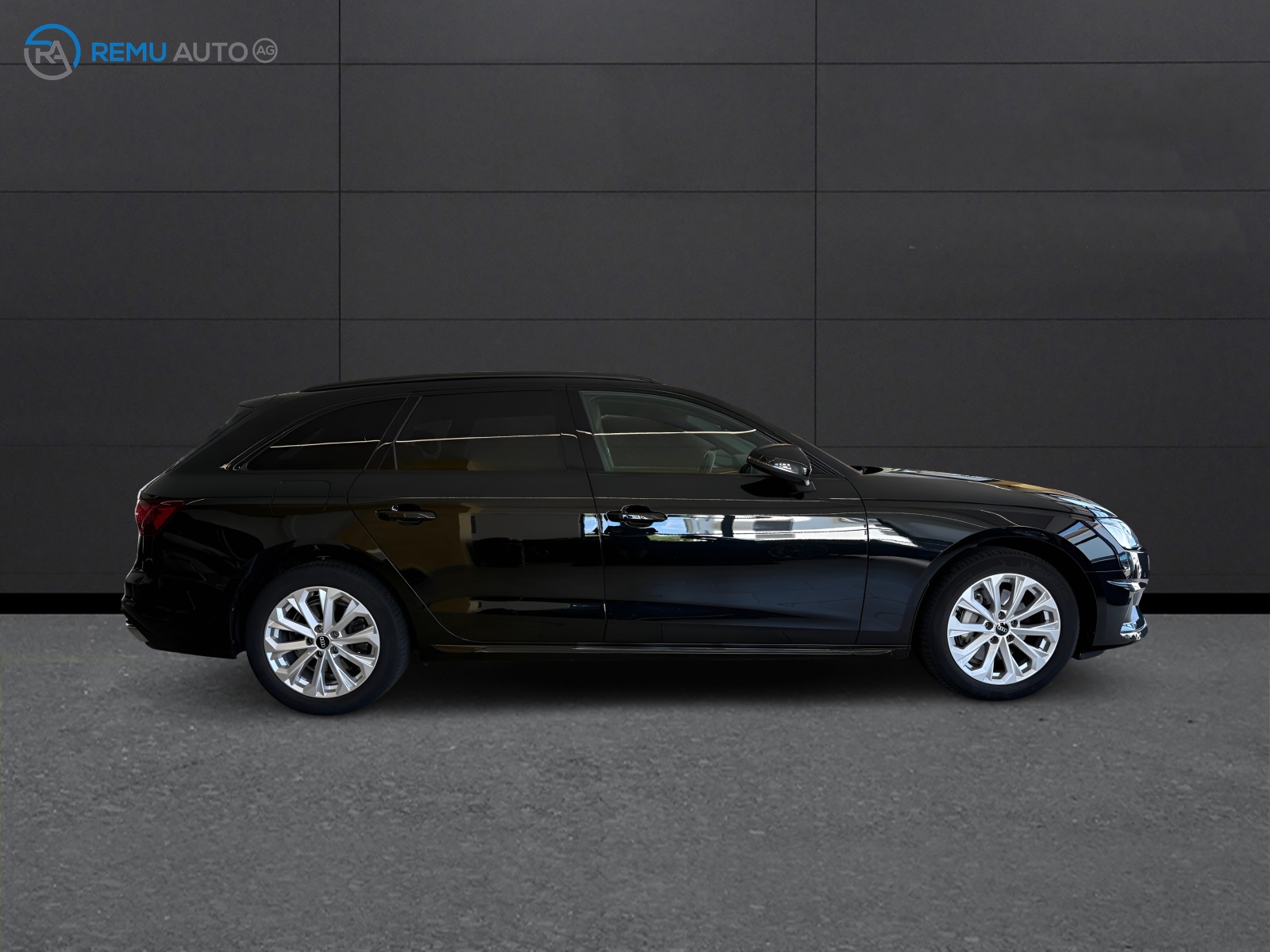 AUDI A4 Avant 40 TFSI advanced S-tronic quattro-showroom-element-1