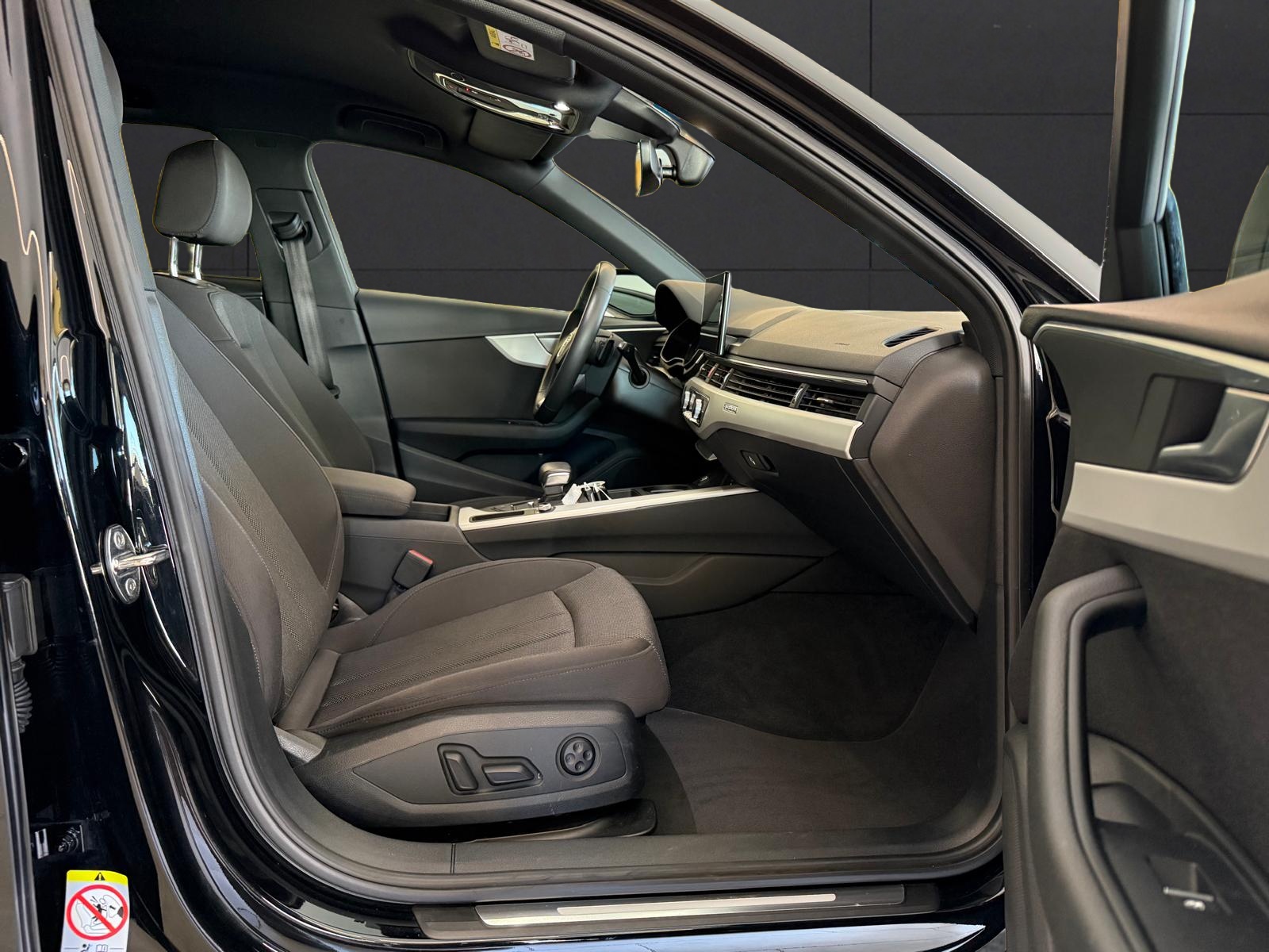 AUDI A4 Avant 40 TFSI advanced S-tronic quattro-image-14