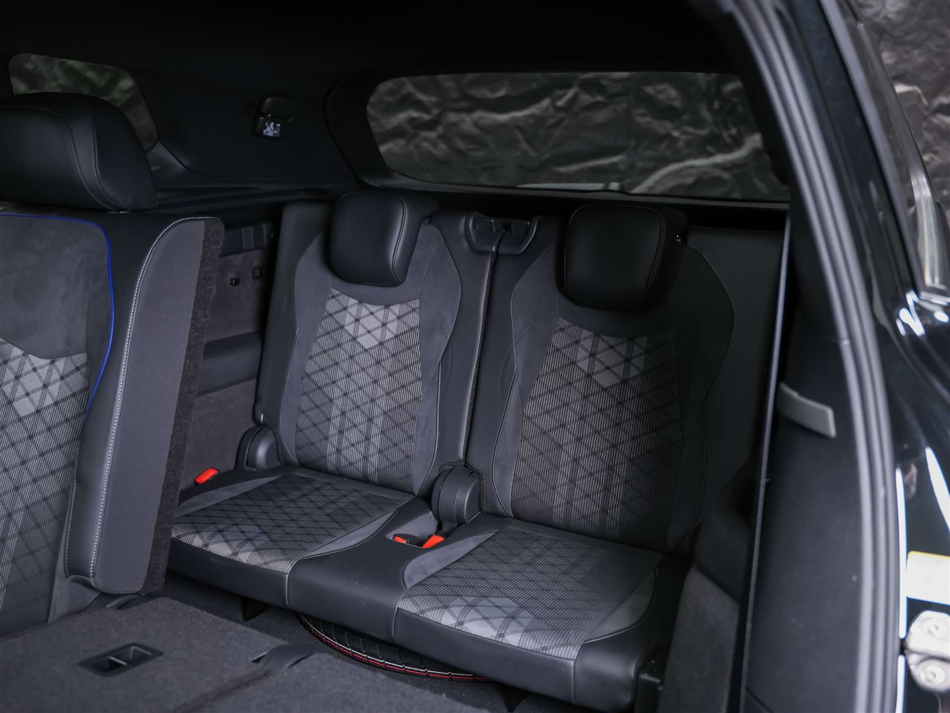 VW Tayron 2.0 TDI SCR R-Line 4Motion DSG *7 Plätzer*Panorama*Massage*-image-17