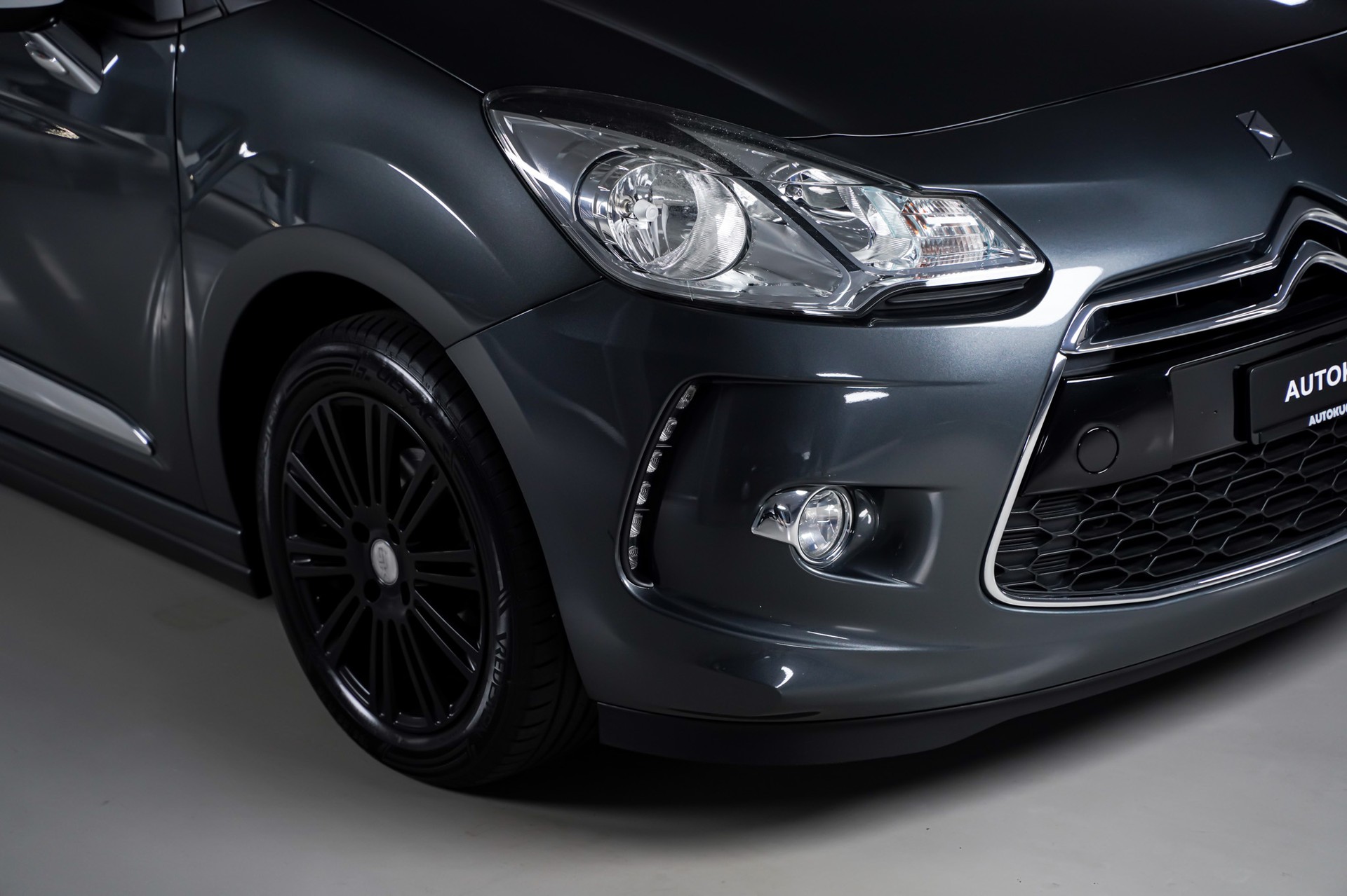 DS AUTOMOBILES DS3 1.4 HDi Chic EGS5-showroom-element-3