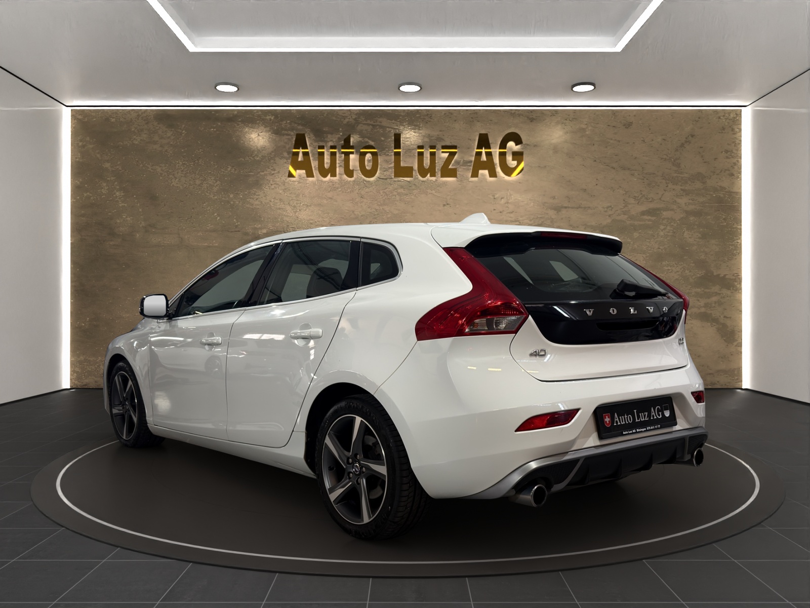 VOLVO V40 D2 R-Design-image-4