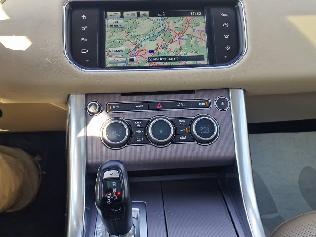 LAND ROVER Range Rover Sport 3.0 TDV6 HSE-image-11