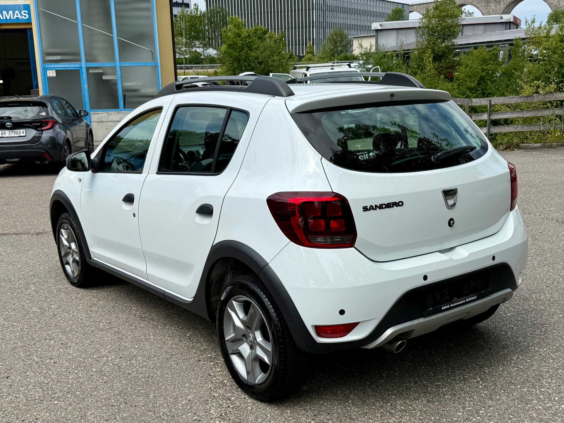 DACIA Sandero Tce 90 Stepway Lauréate Automatic-image-10