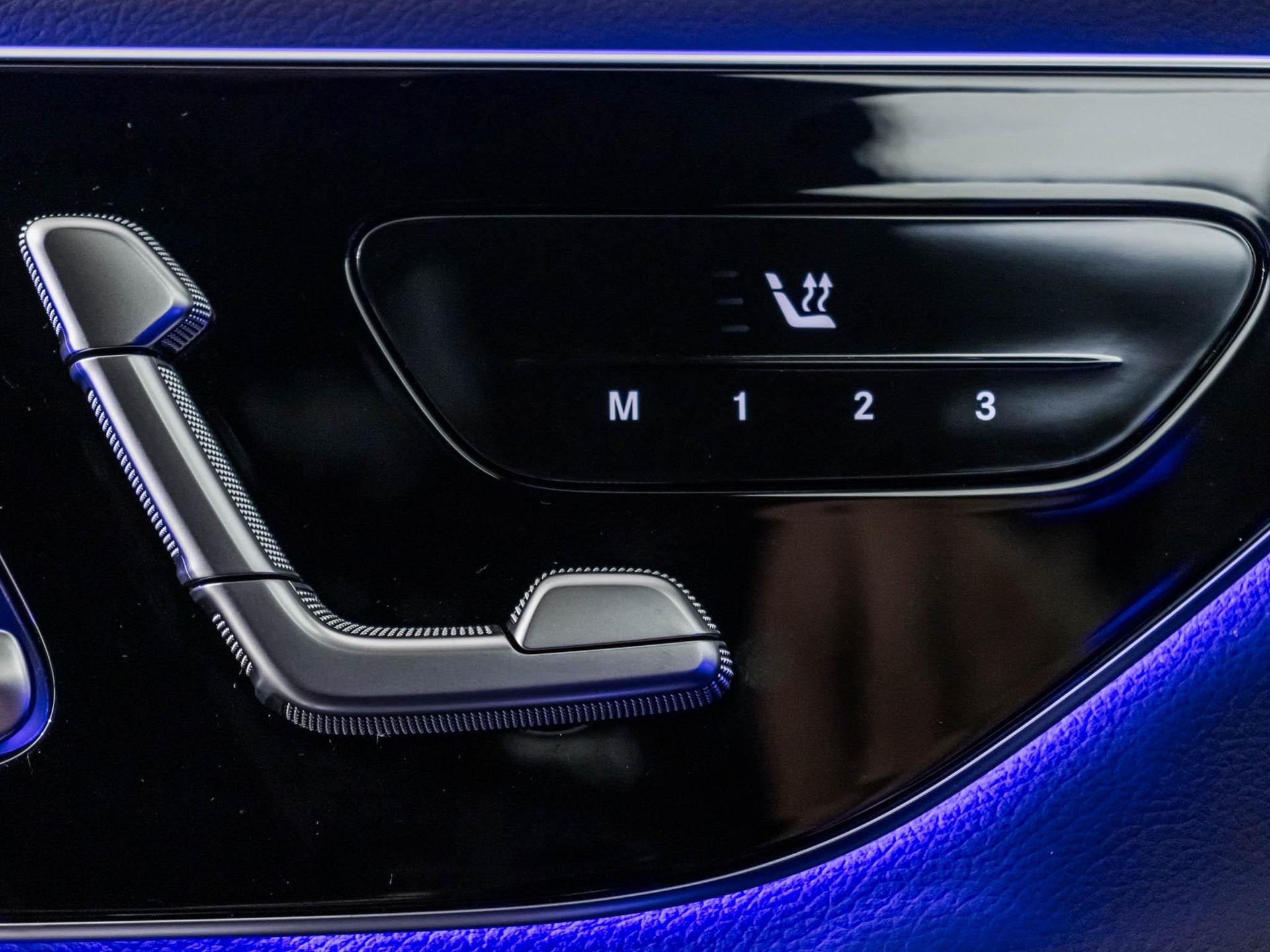 MERCEDES-BENZ E 220 d 4MATIC T-Modell "Swiss Star"-image-10
