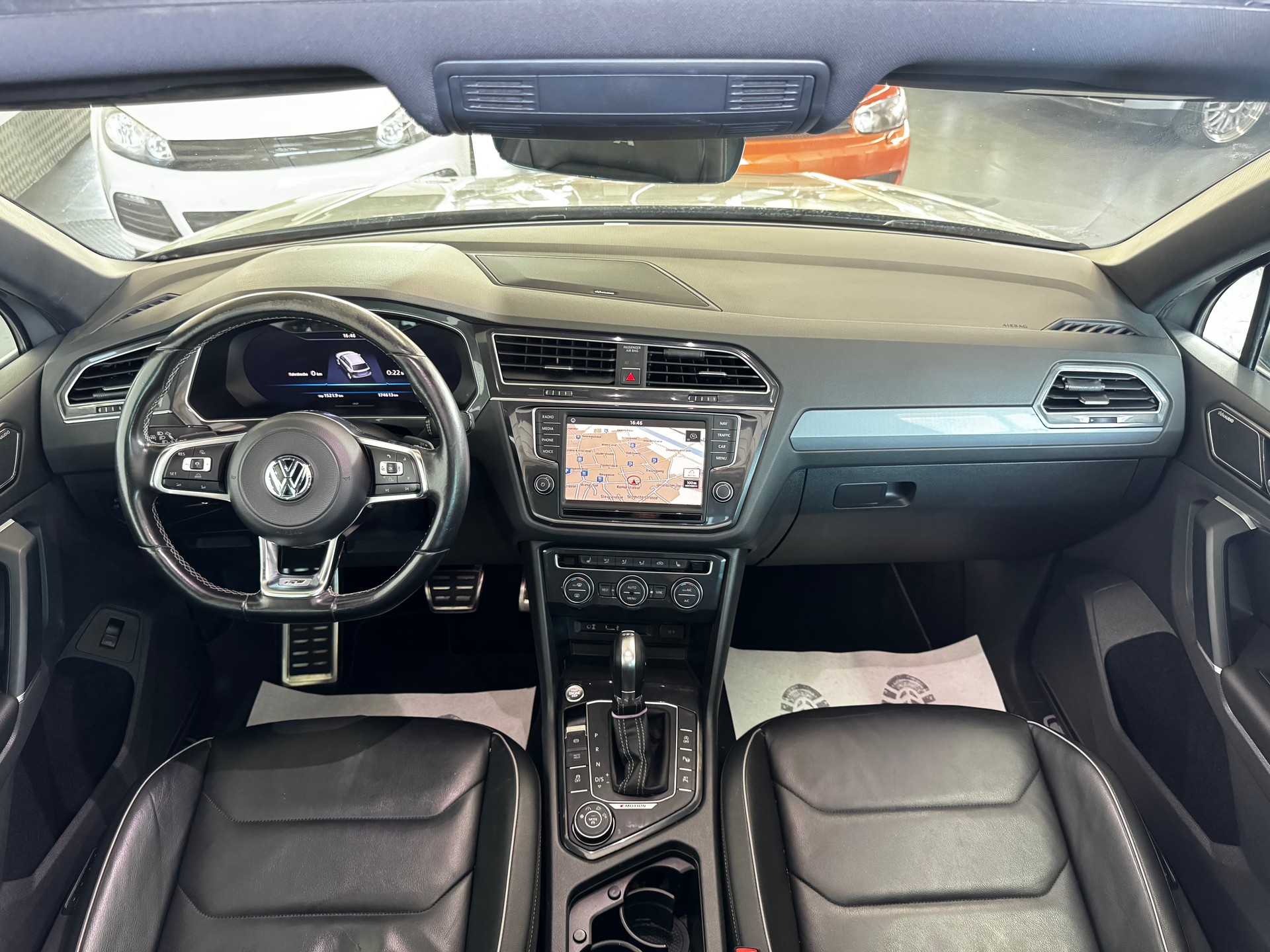 VW Tiguan 2.0TSI R-Line 4Motion DSG-image-15