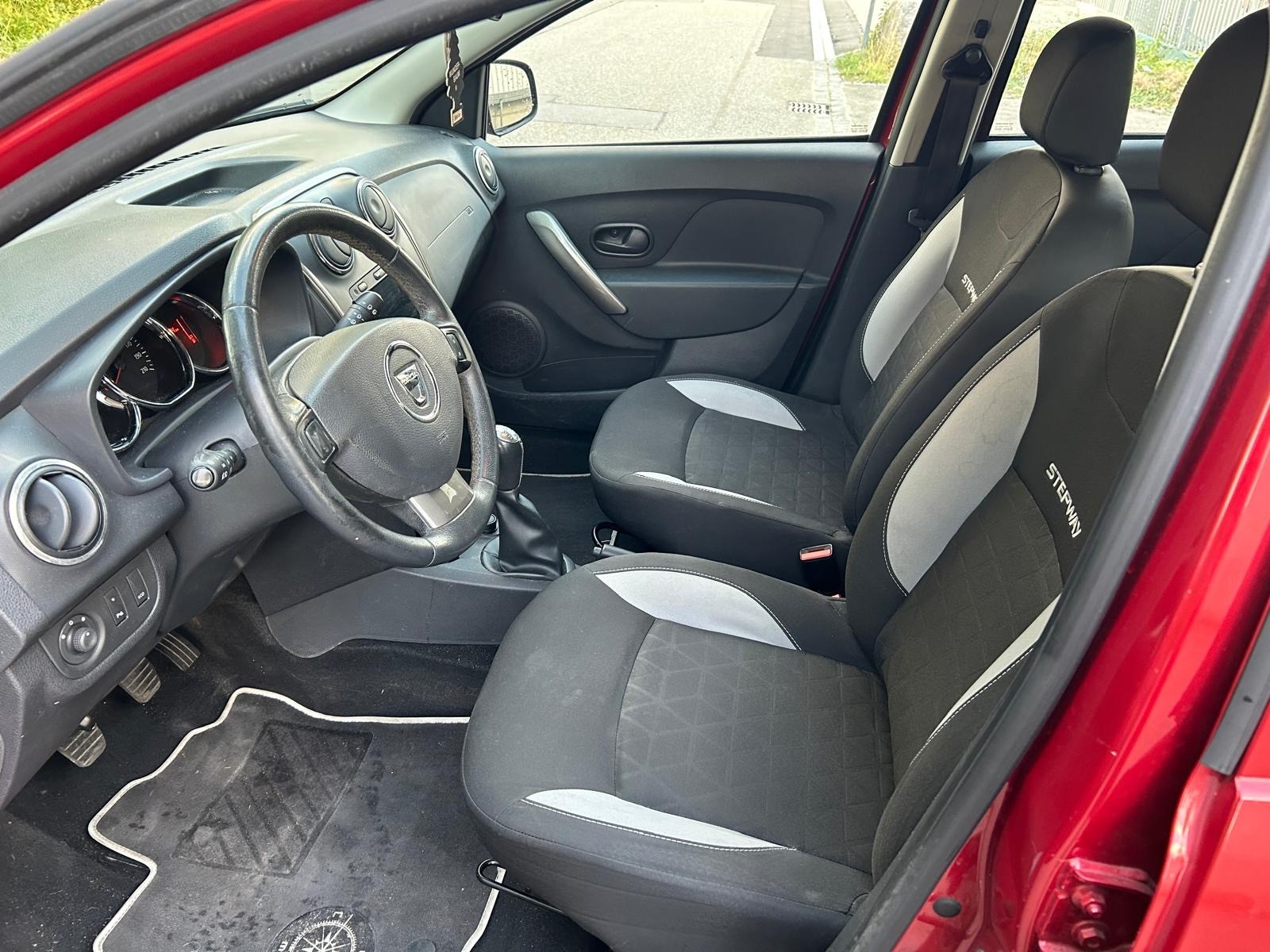 DACIA Sandero Tce 90 Stepway Ambiance-image-15