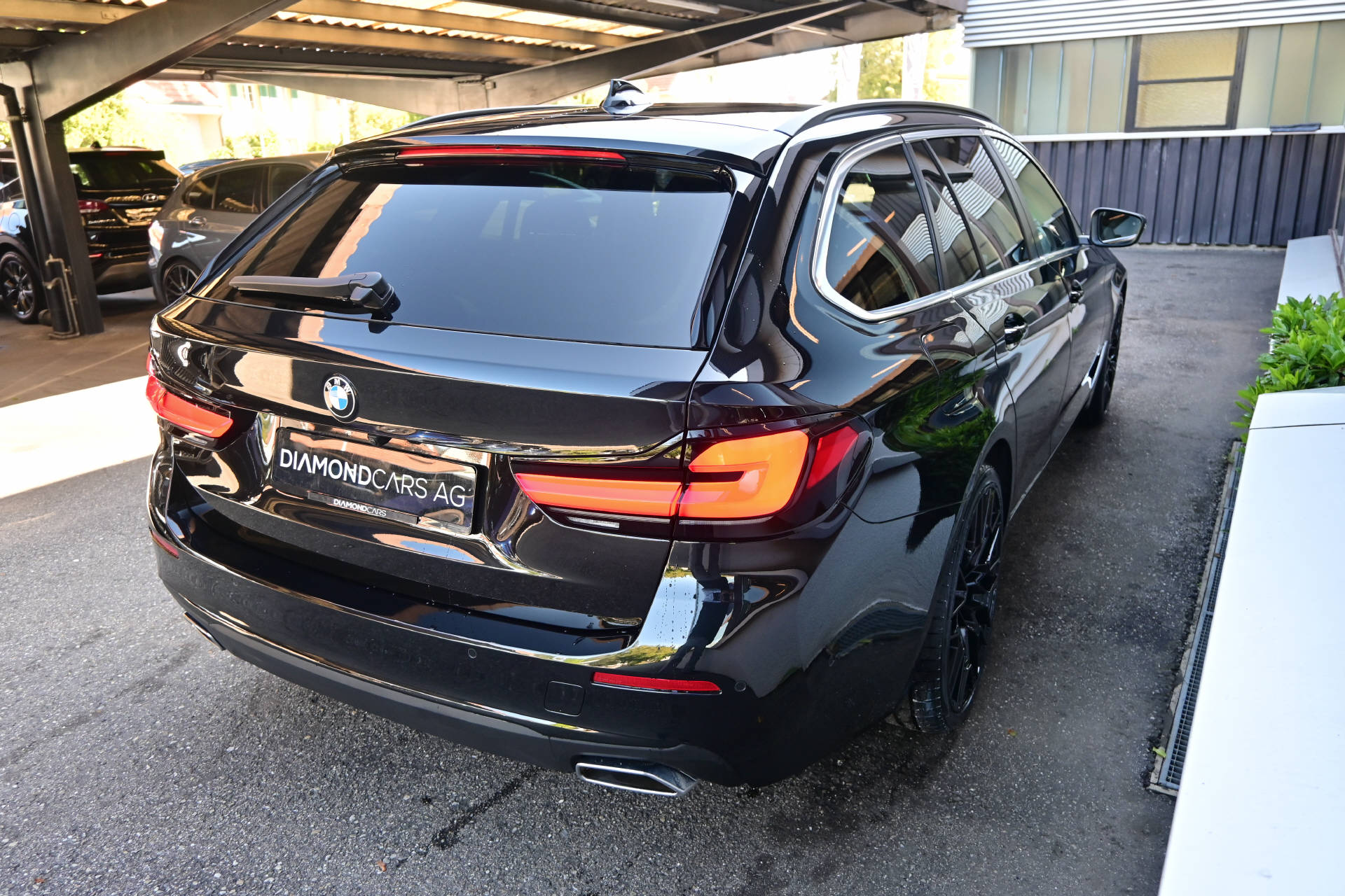 BMW 520d xDrive Touring-image-7